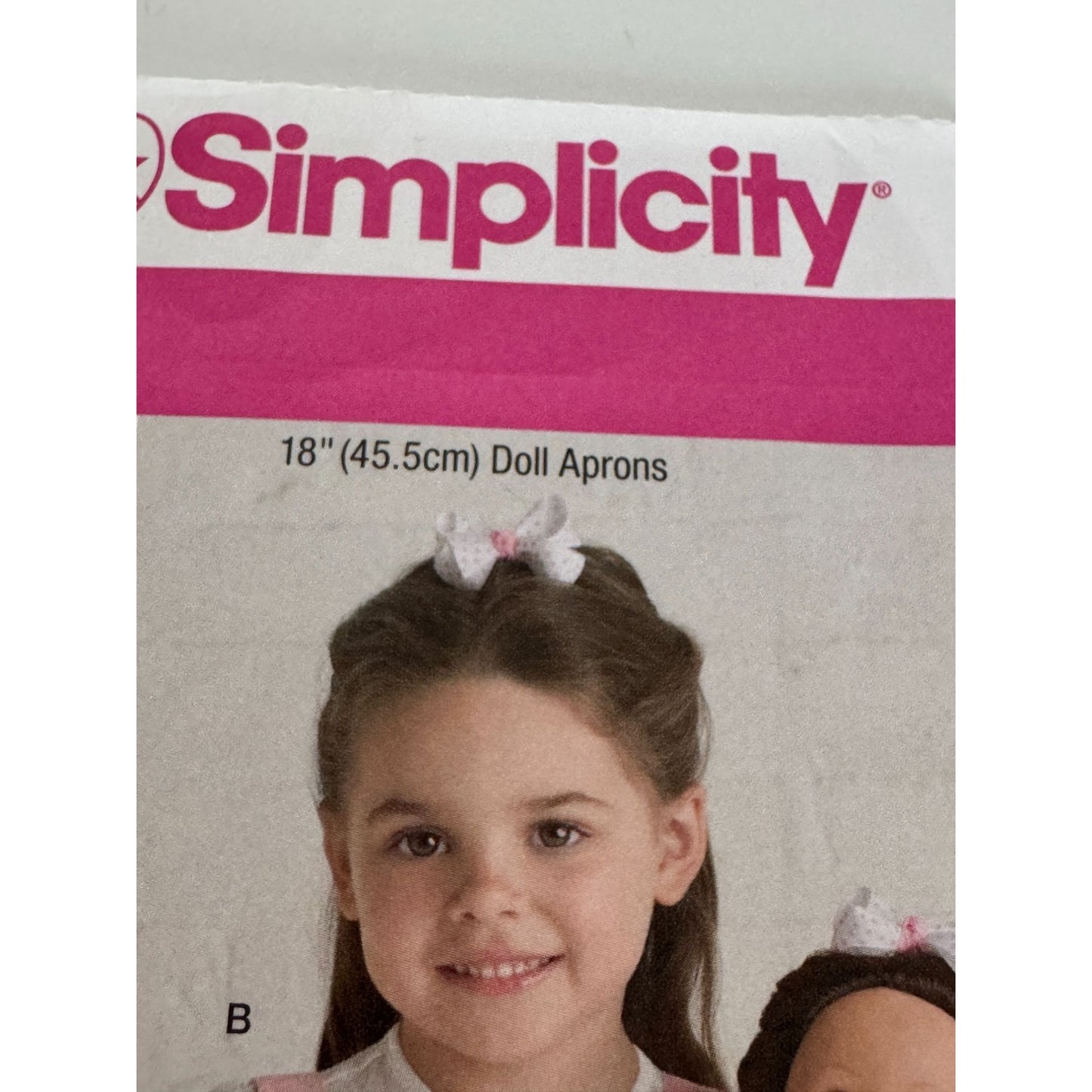 Simplicity Sewing Pattern 2465 Matching Aprons For Girls and 18 inch Dolls S M L