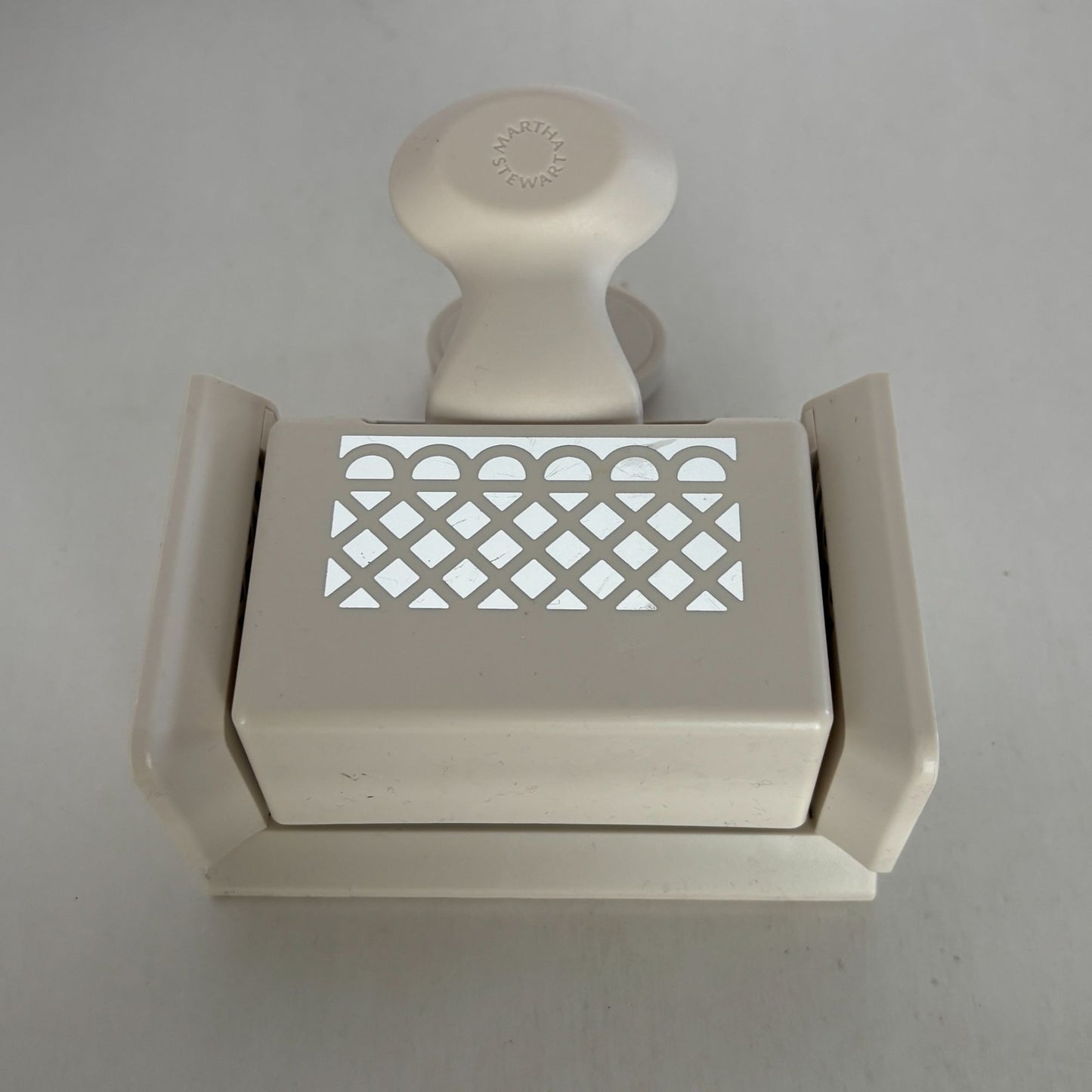 Martha Stewart Paper Punch GARDEN TRELLIS Gate Lattice Deep Edge Chain Craft