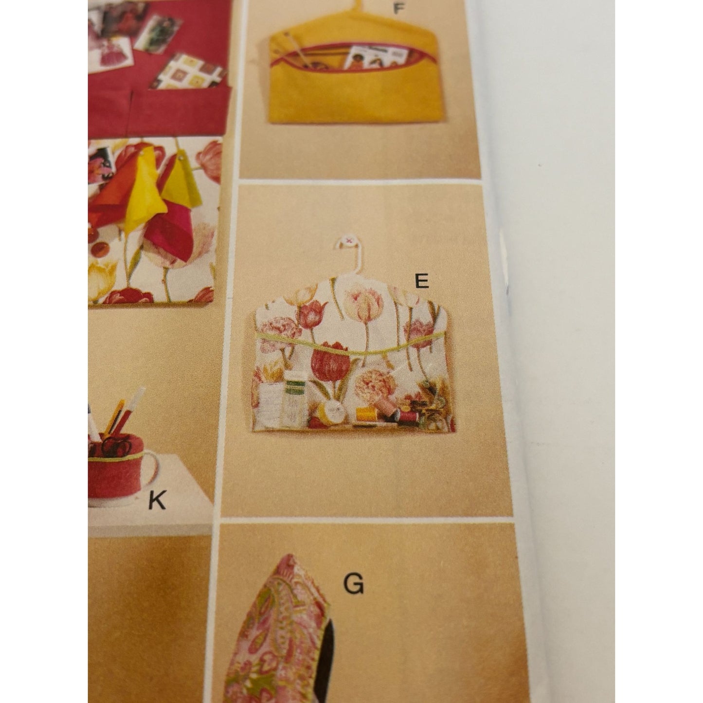 Butterick Sewing Pattern B5767 Sewing Room Wall Hanging Organizer Pin Cushion UC