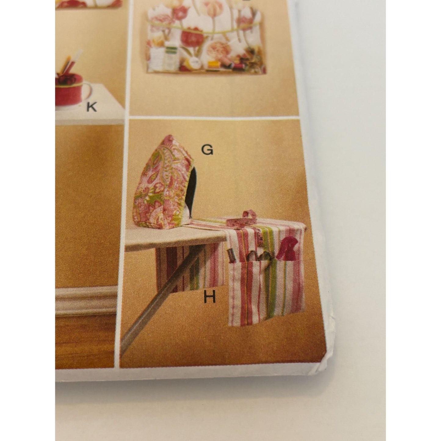 Butterick Sewing Pattern B5767 Sewing Room Wall Hanging Organizer Pin Cushion UC