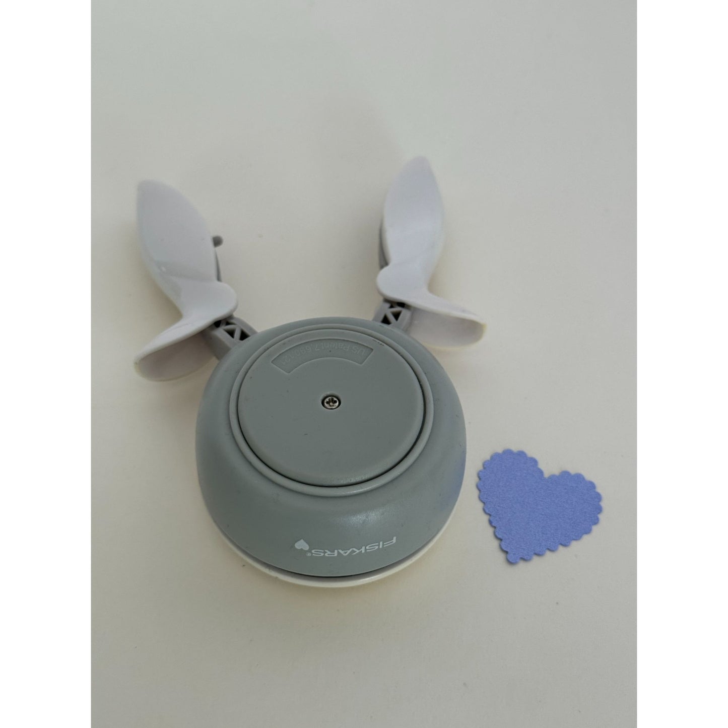 Fiskars Heart Lever Squeeze Paper Punch My Funny Valentine Zigzag Sawtooth Edge