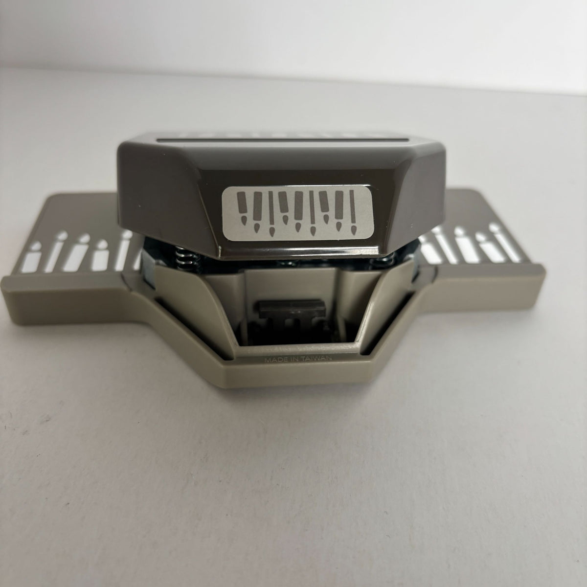 Stampin Up Paper Punch Birthday Candle Border Crafting Scrapbooking Cardmaking Continuous Edge