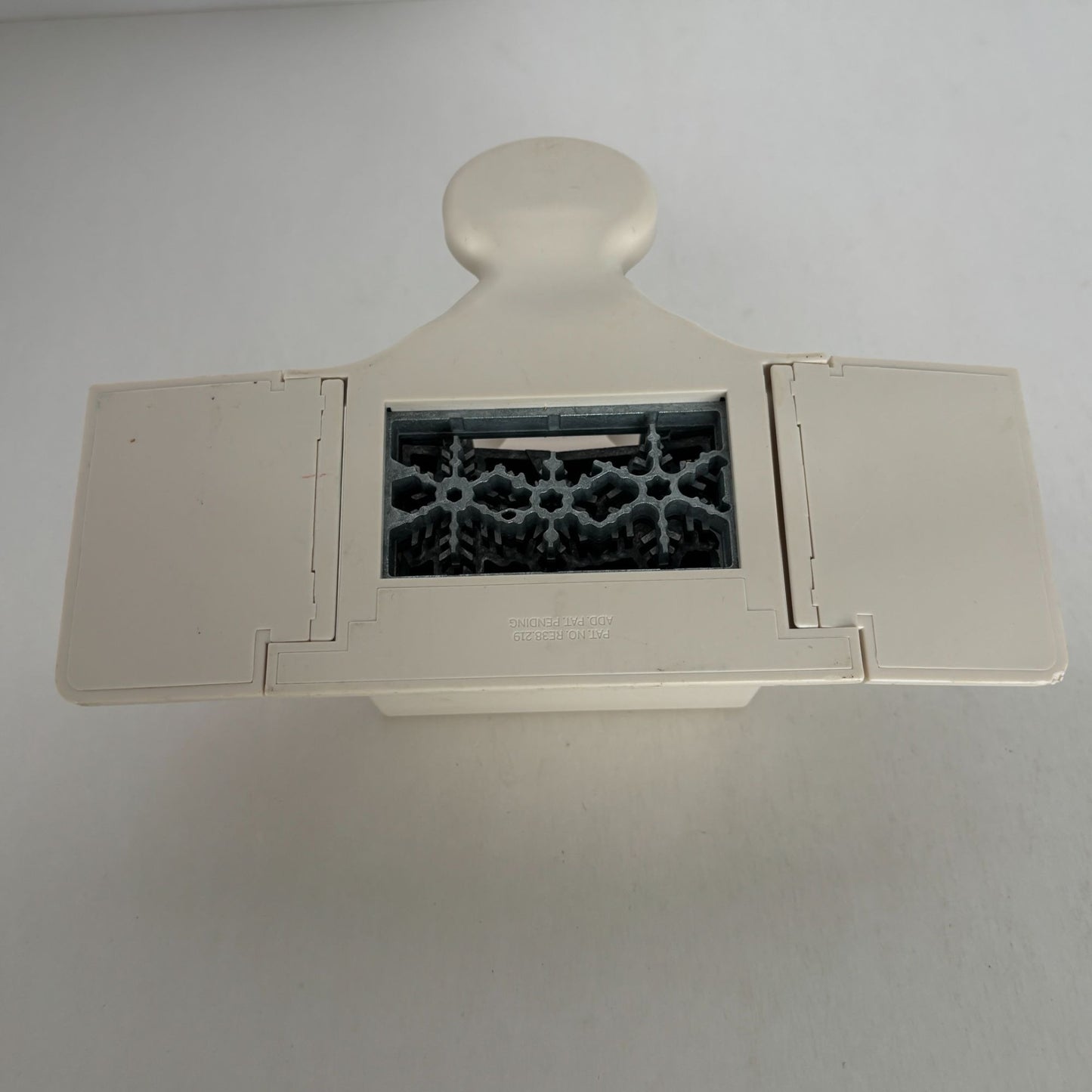 Martha Stewart Paper Punch Snowflake Deep Edge Christmas Card Making Holidays