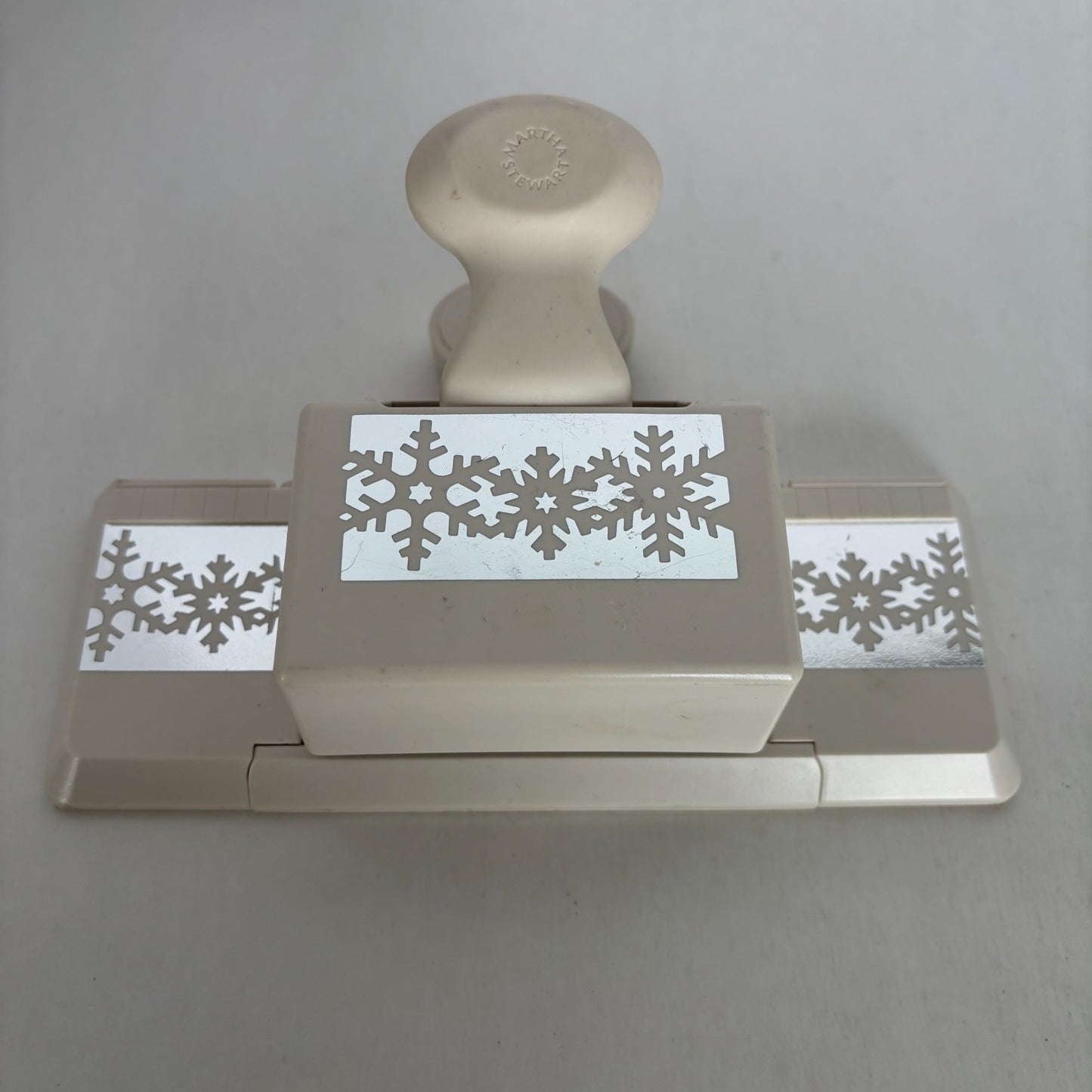 Martha Stewart Paper Punch Snowflake Deep Edge Christmas Card Making Holidays