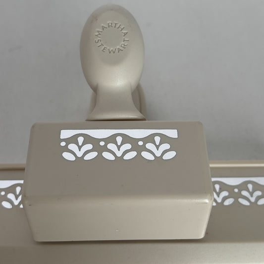 Martha Stewart Paper Punch Botanical Scallop Flower Edge Border Card Making Art
