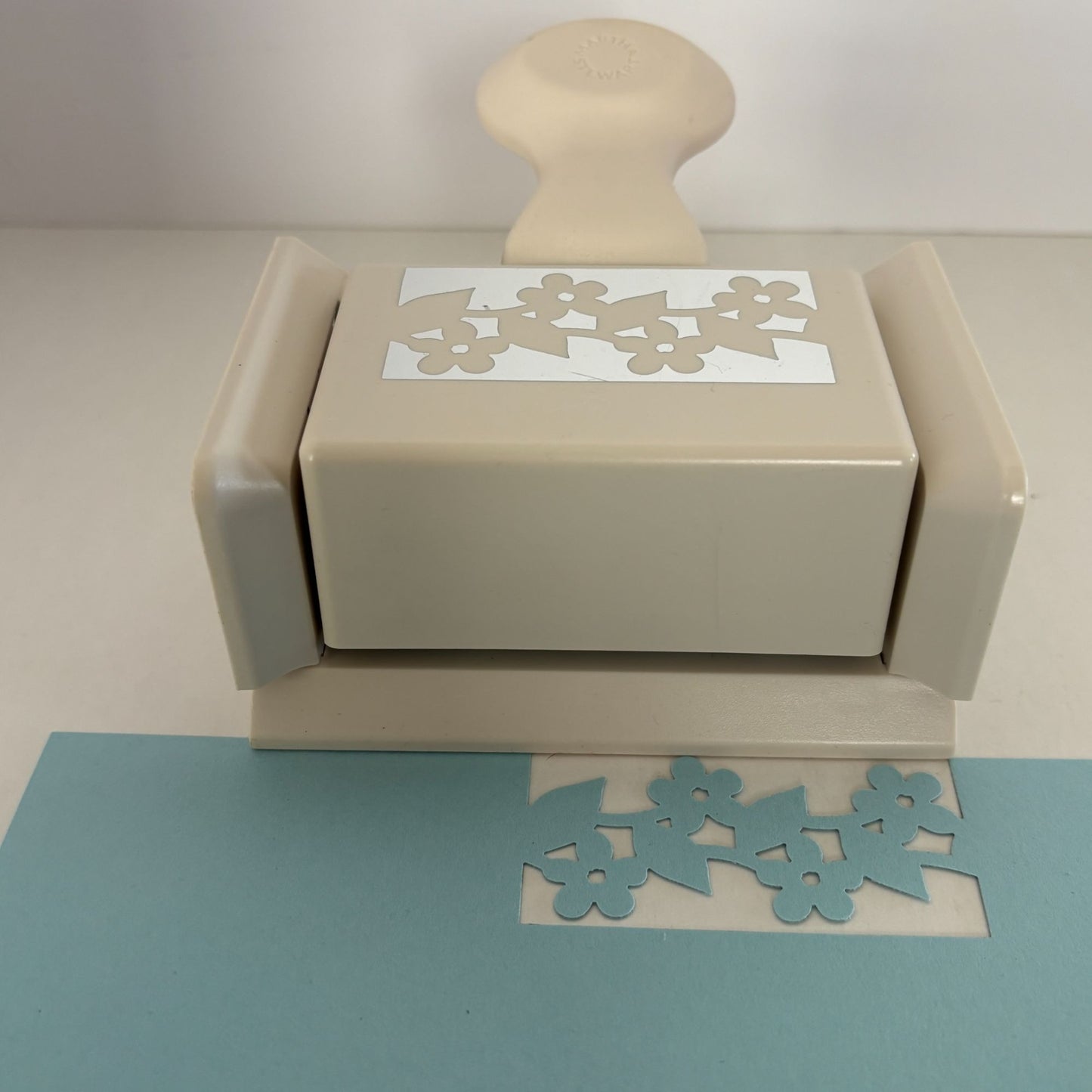 Martha Stewart Paper Punch Blossom Trim Deep Edge Flower Border Card Making Art