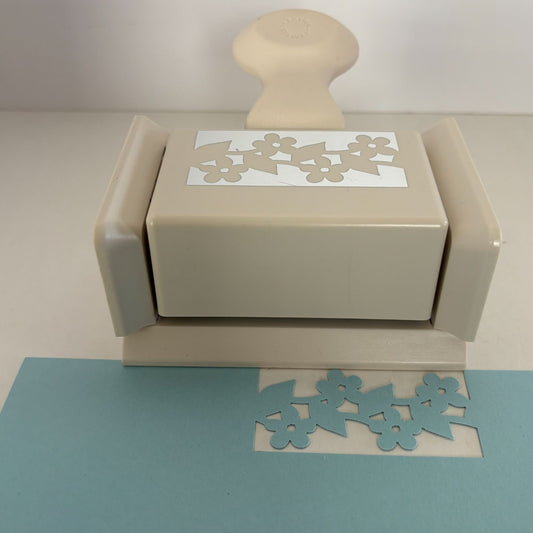 Martha Stewart Paper Punch Blossom Trim Deep Edge Flower Border Card Making Art