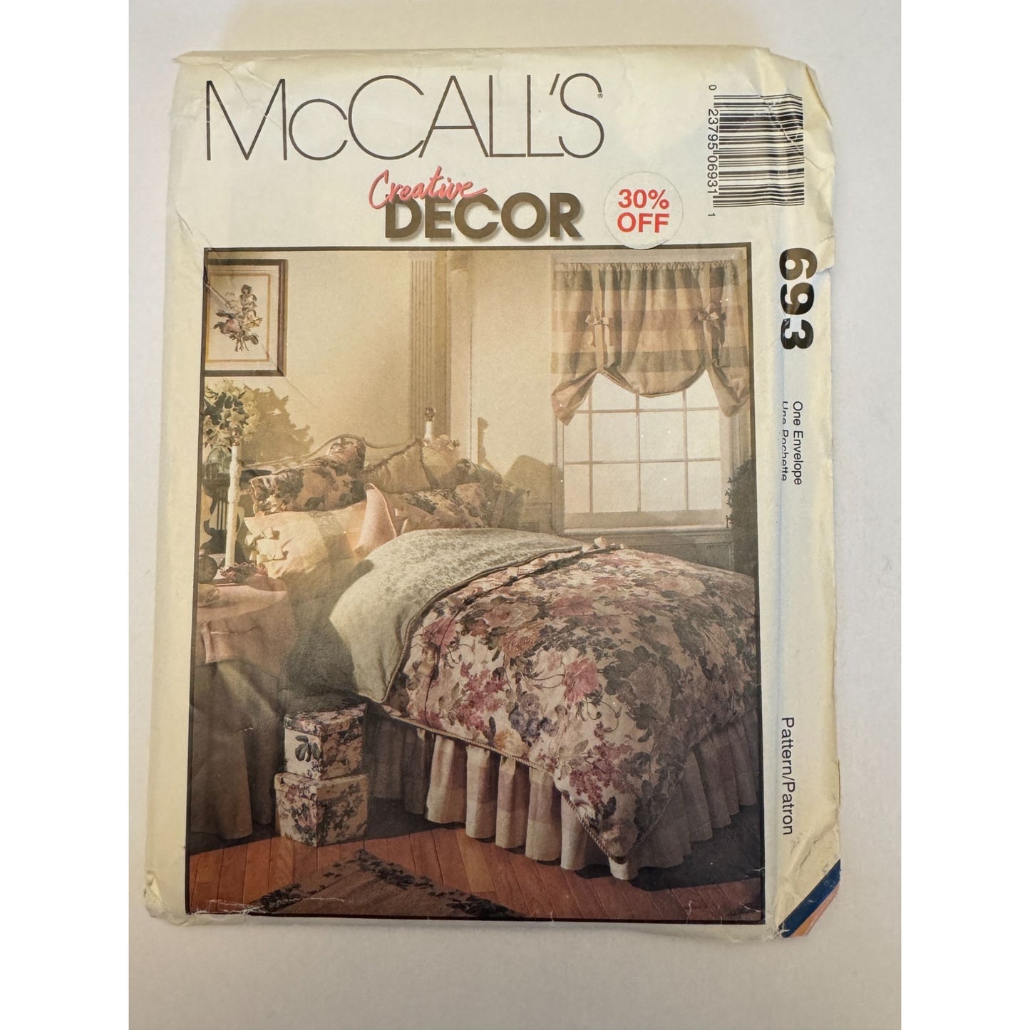 McCalls Sewing Pattern 693 Bedroom Pillow Shams Comforter Cover Curtains Dust Ruffle Uncut