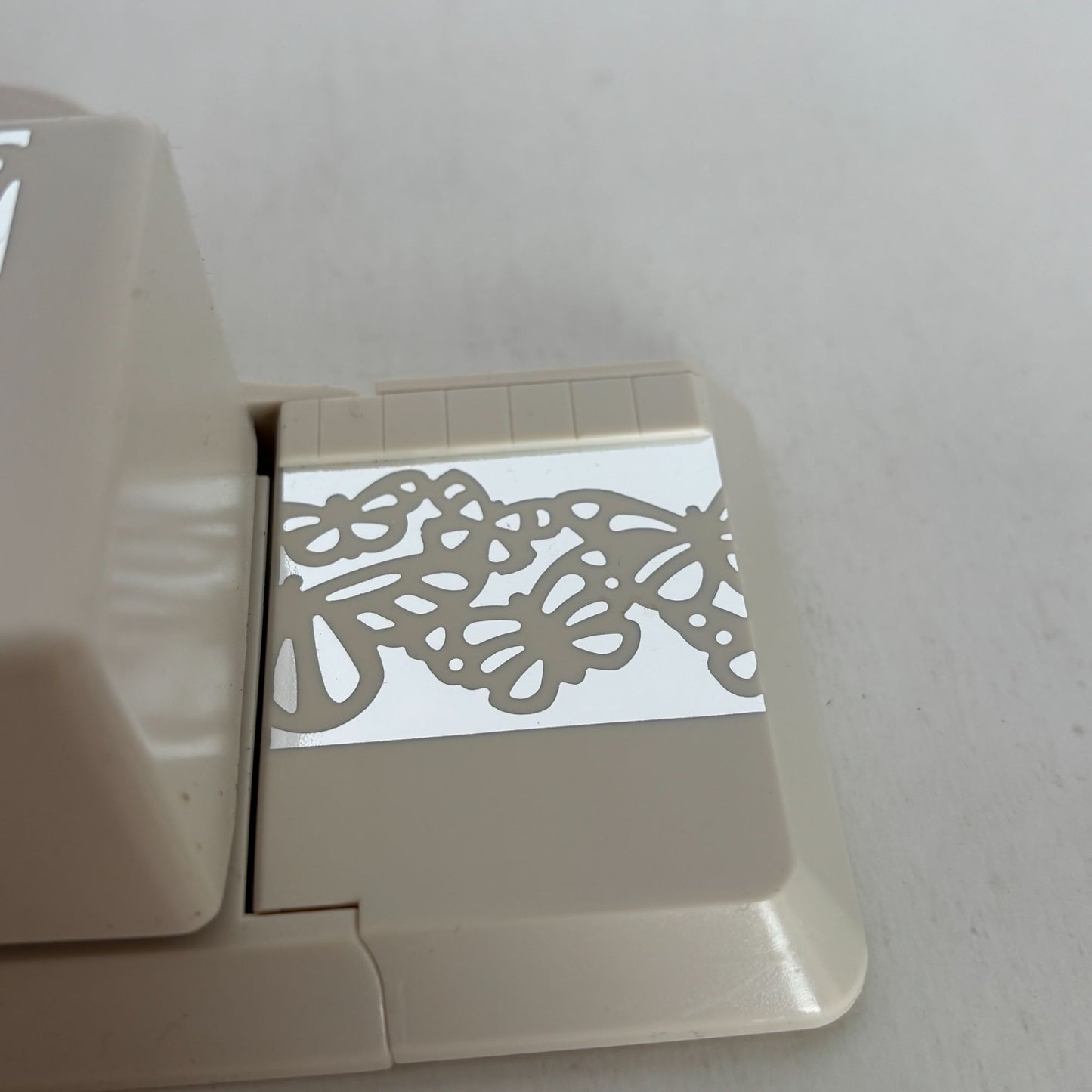 Martha Stewart Paper Punch Monarch Butterflies Trim Butterfly Deep Edge Double