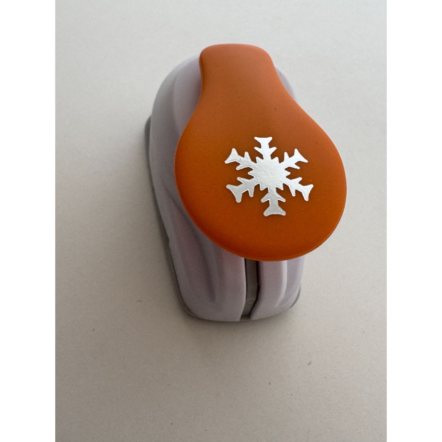 Fiskars Lever Paper Punch Small Snowflake 5/8 inch Christmas Holidays Cardmaking