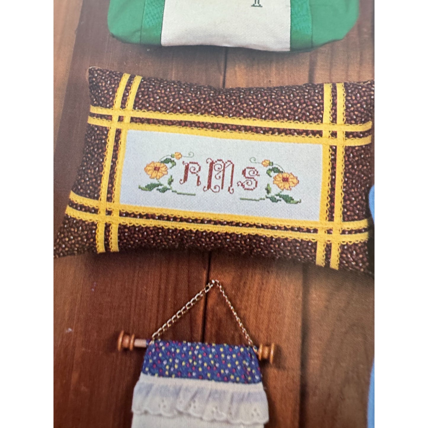 Hutspot House Cross Stitch Pattern Book Alphabets and Monograms 1980s by Tew
