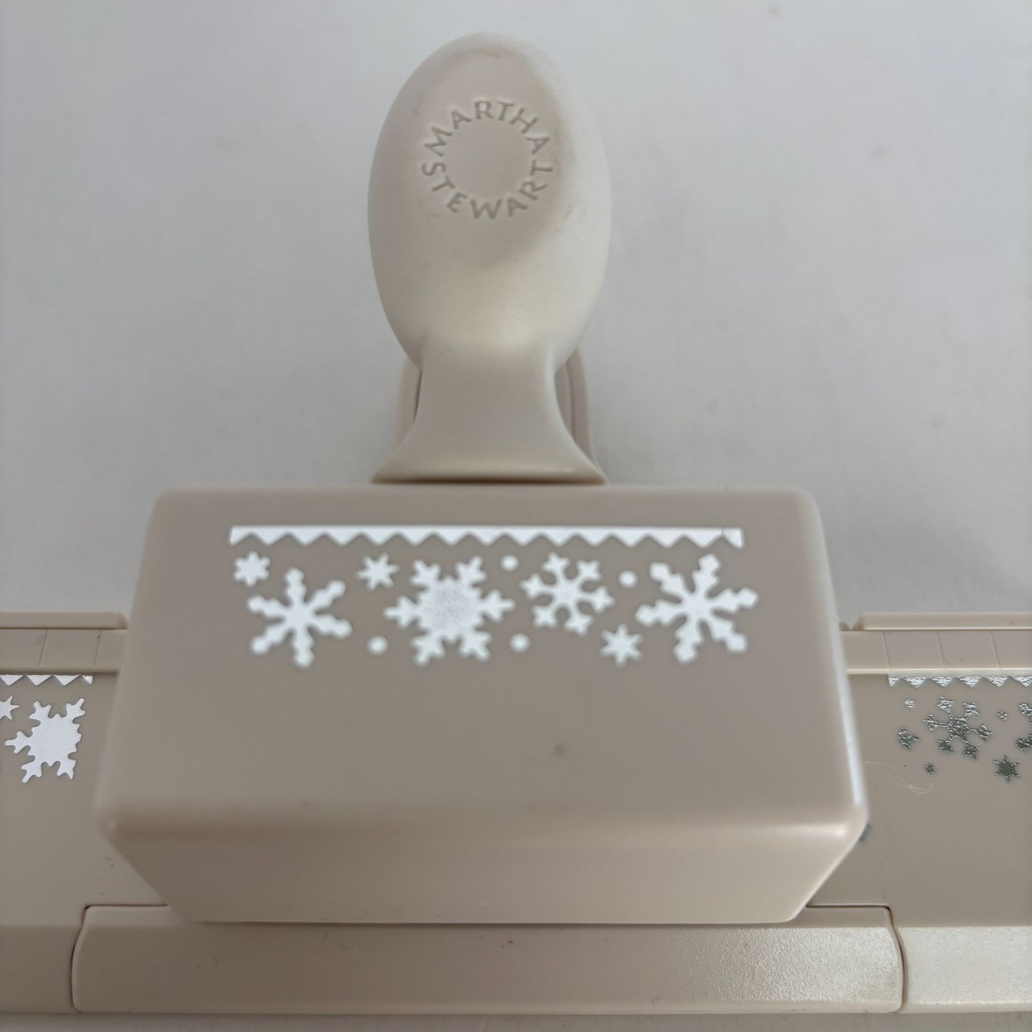 Martha Stewart Paper Punch Snowflake Snow Flurry Border Christmas Card Making