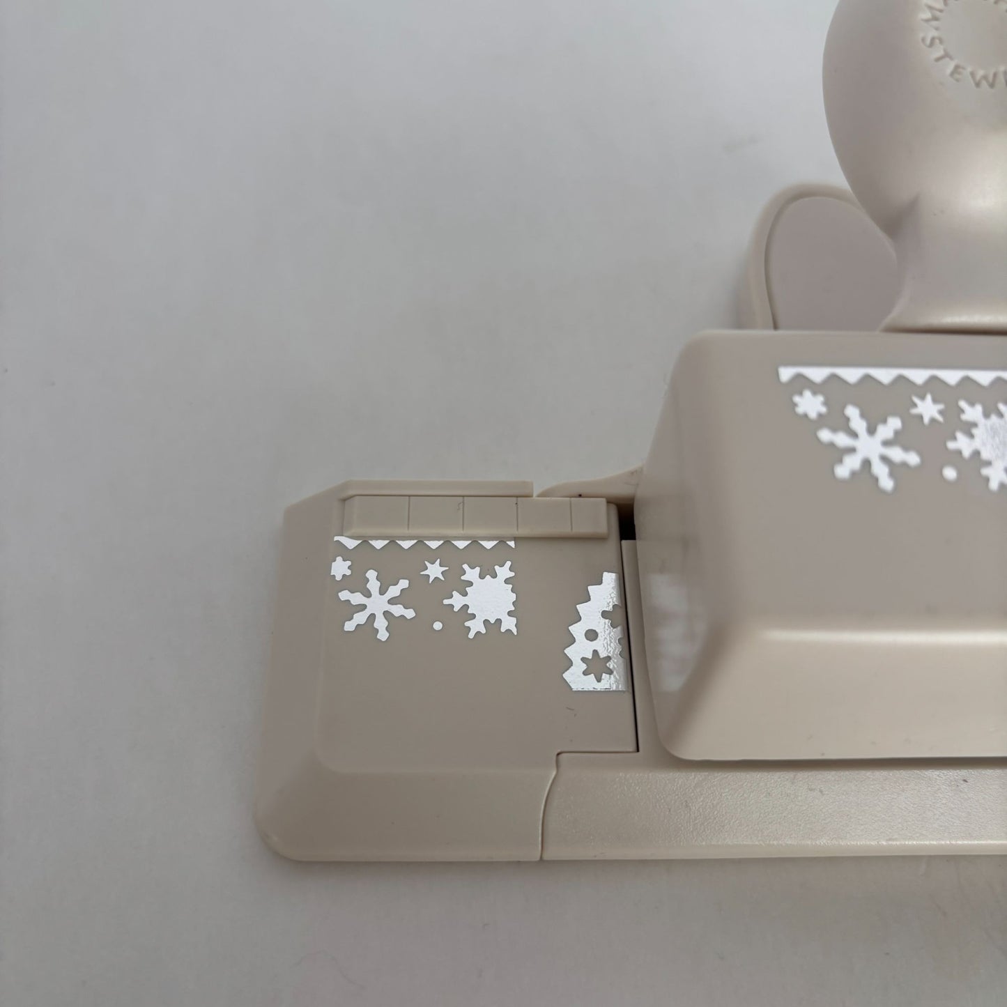 Martha Stewart Paper Punch Snowflake Snow Flurry Border Christmas Card Making
