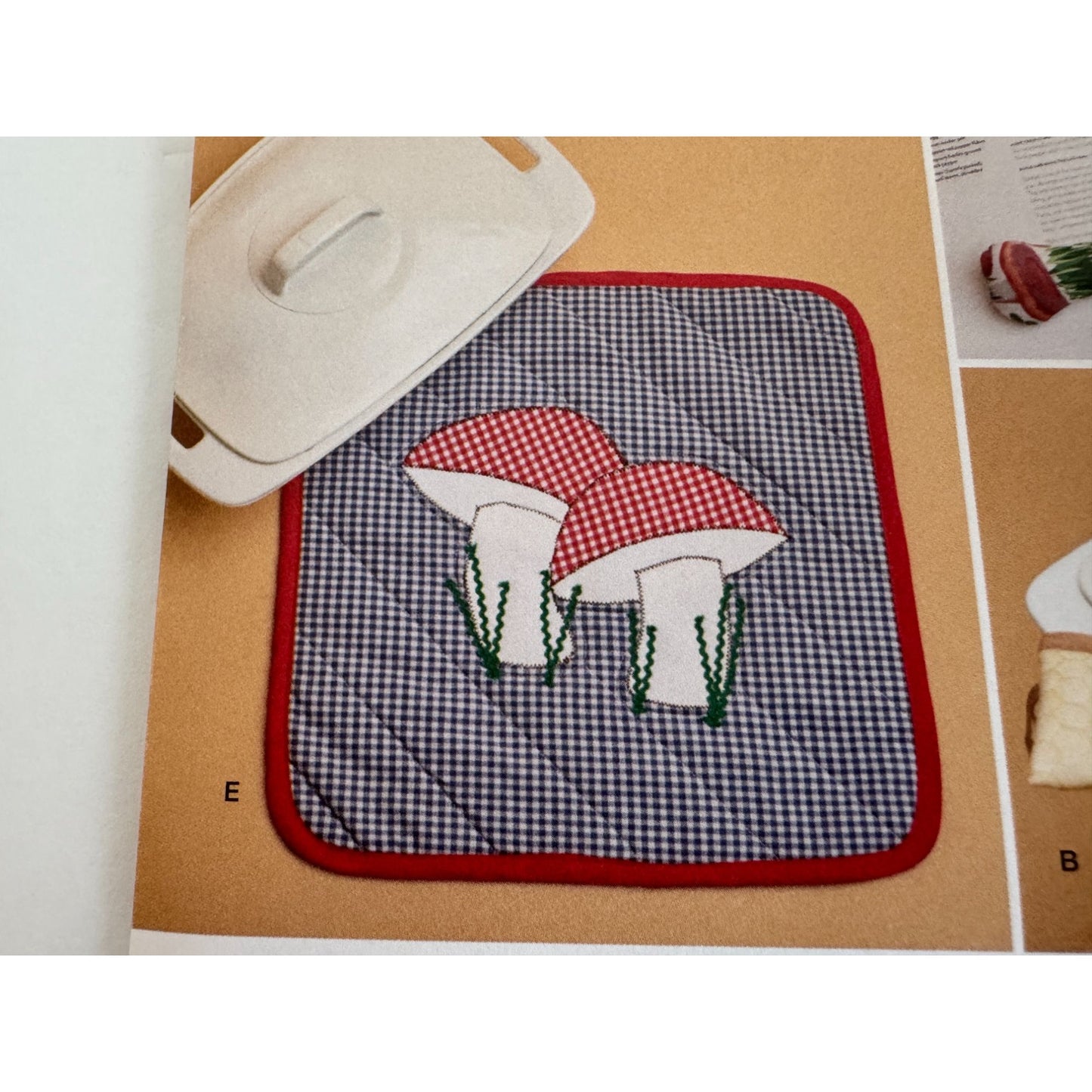 Simplicity Sewing Pattern S9878 Kitchen Accessories Gnome Dish Towels Easy Uncut