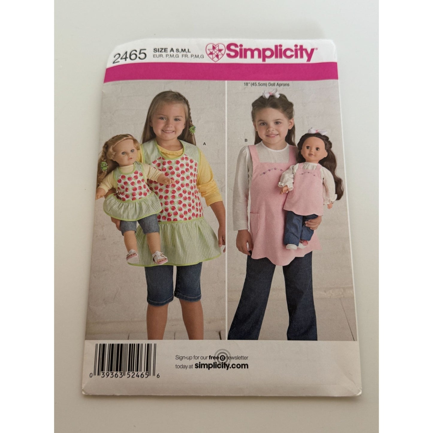 Simplicity Sewing Pattern 2465 Matching Aprons For Girls and 18 inch Dolls S M L