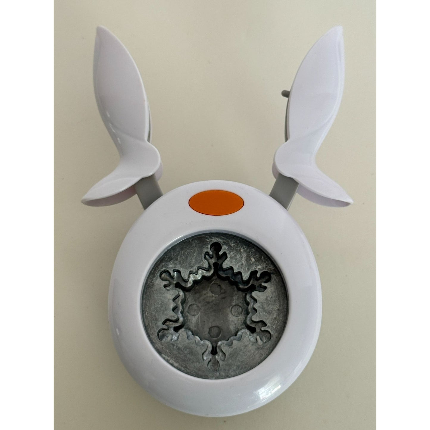 Fiskars Lever Squeeze Paper Punch Snowflake See Where You Punch Christmas Craft