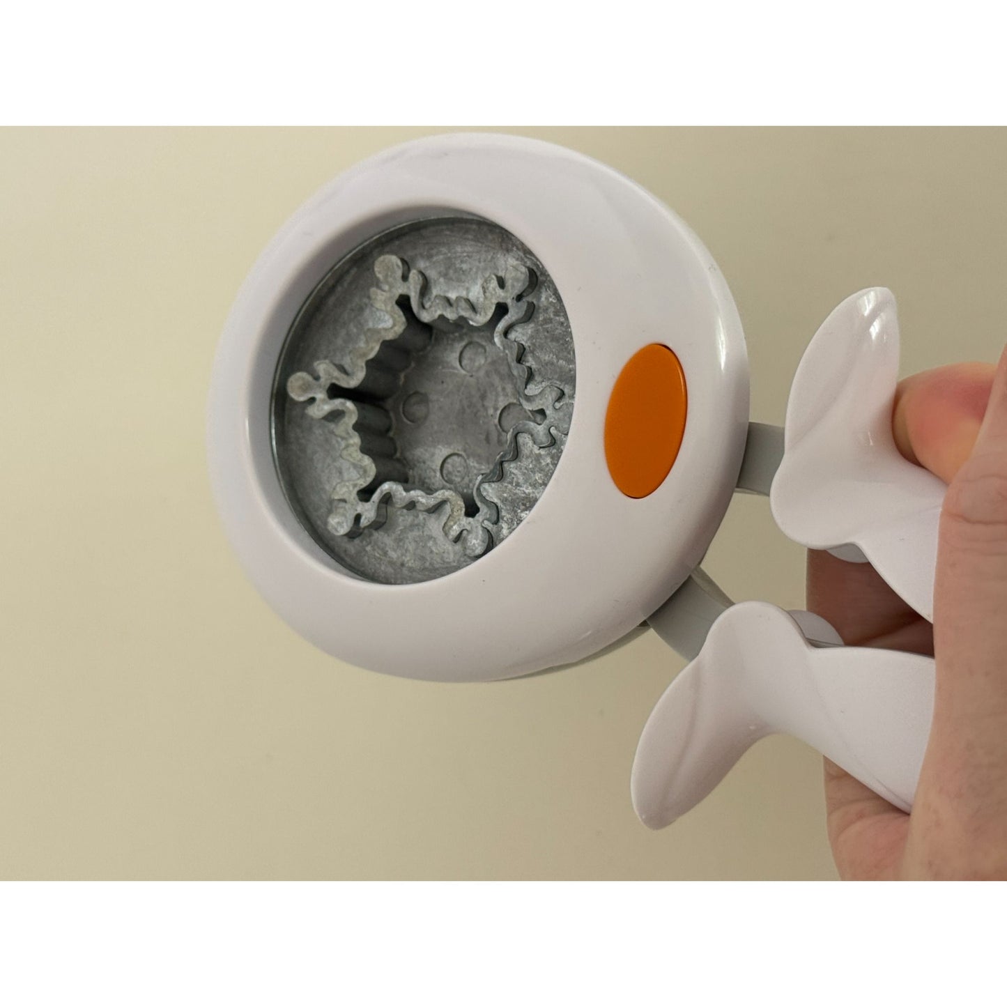 Fiskars Lever Squeeze Paper Punch Snowflake See Where You Punch Christmas Craft
