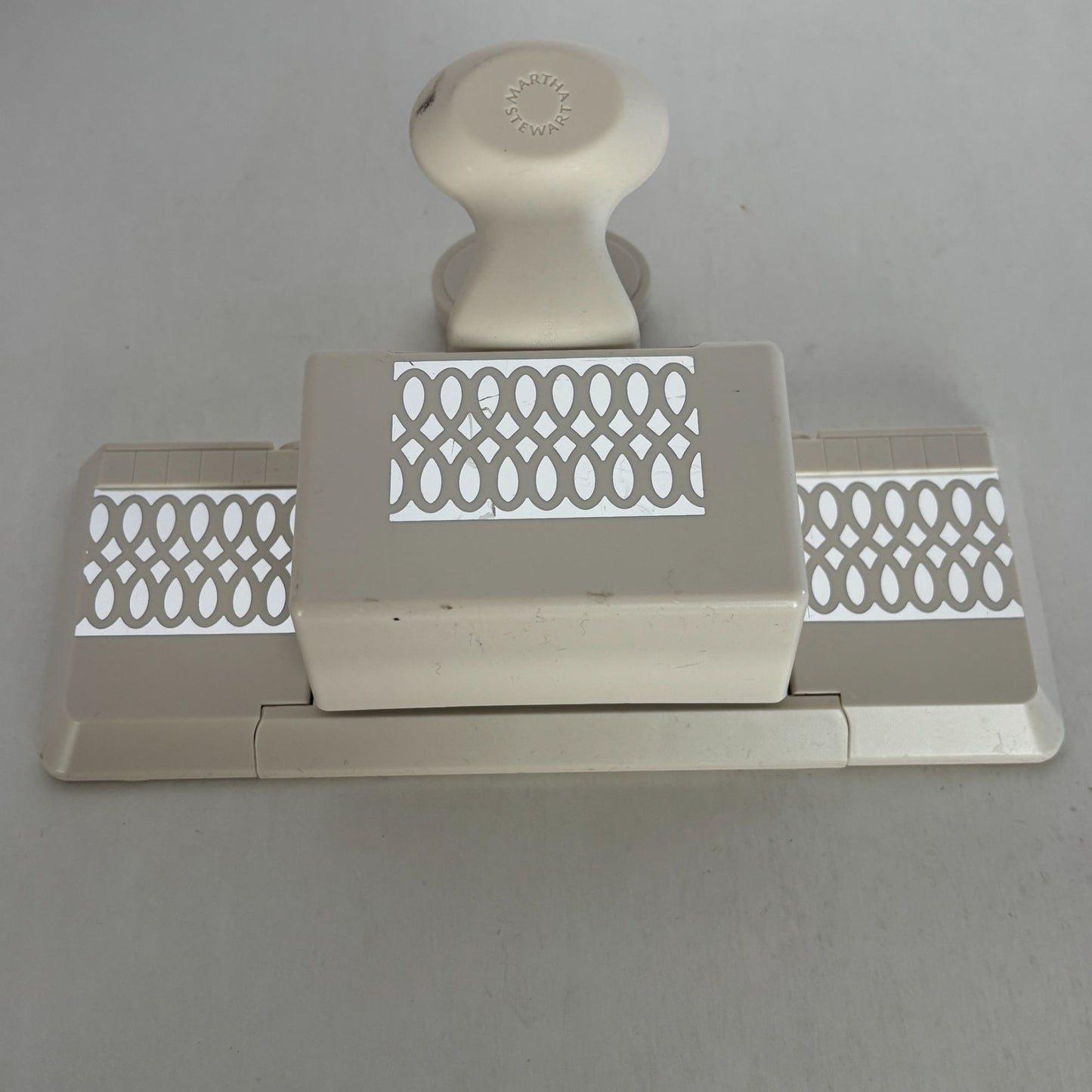 Martha Stewart Paper Punch INFINITE LOOPS TRIM Continuous Double Edge Border Art