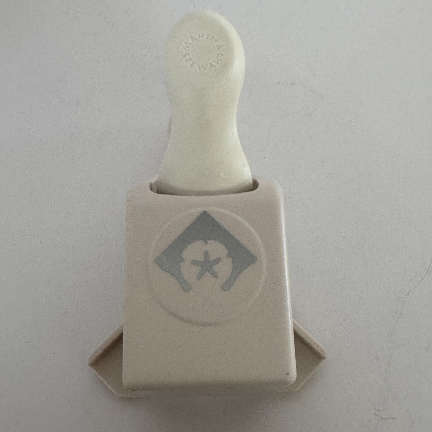 Martha Stewart Paper Punch Sand Dollar Around the Page Corner Edge Starfish