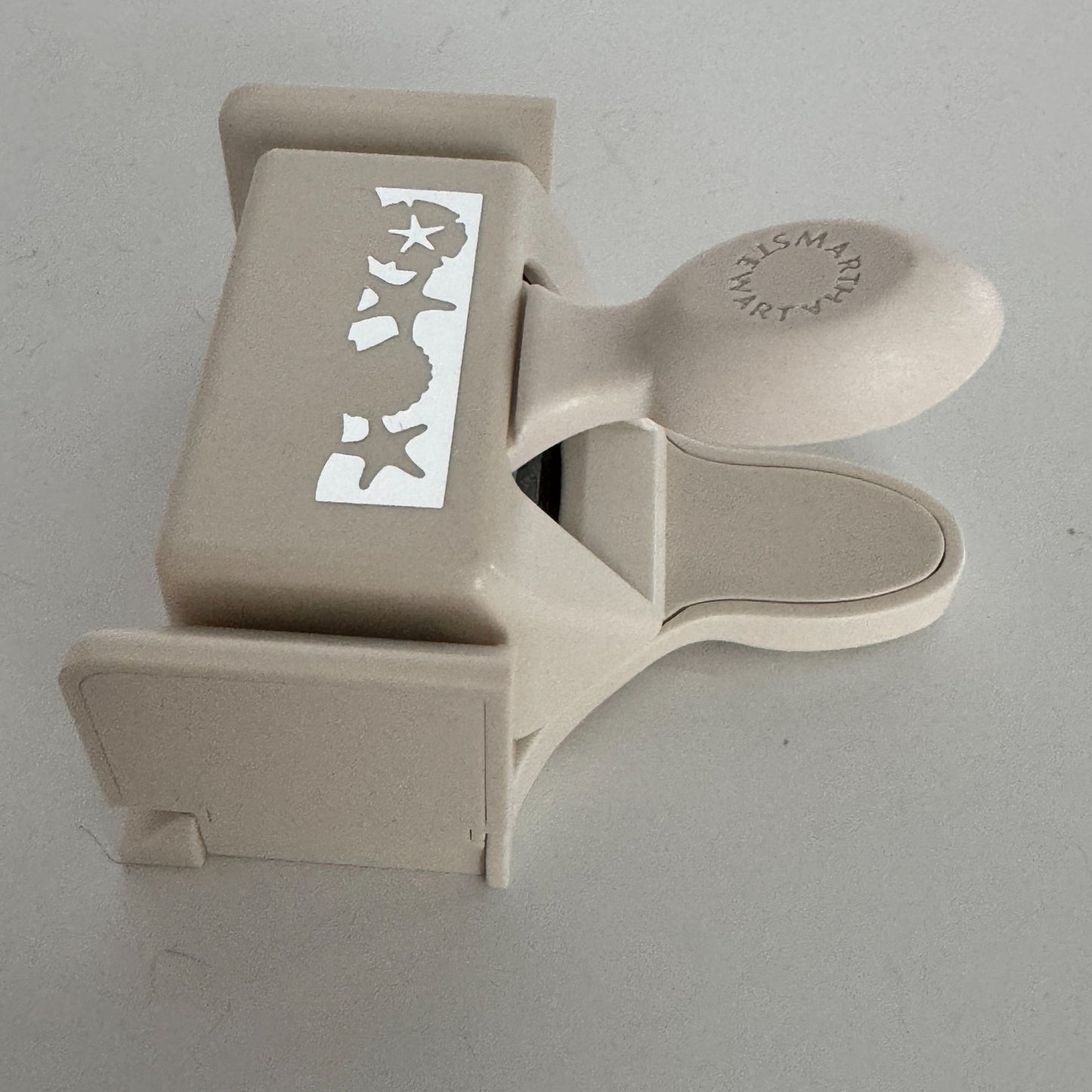 Martha Stewart Paper Punch Sand Dollar Around the Page Corner Edge Starfish