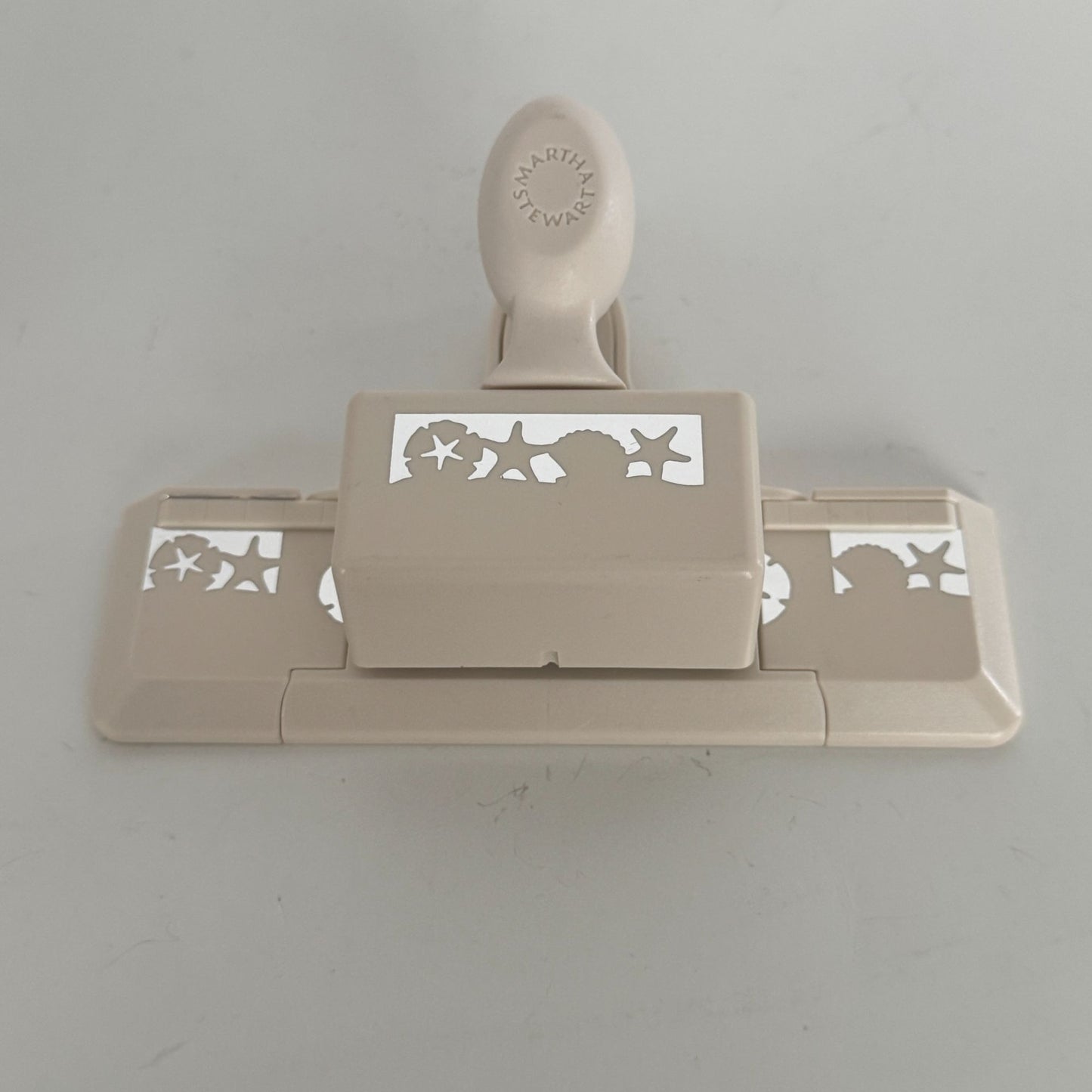 Martha Stewart Paper Punch Sand Dollar Around the Page Corner Edge Starfish
