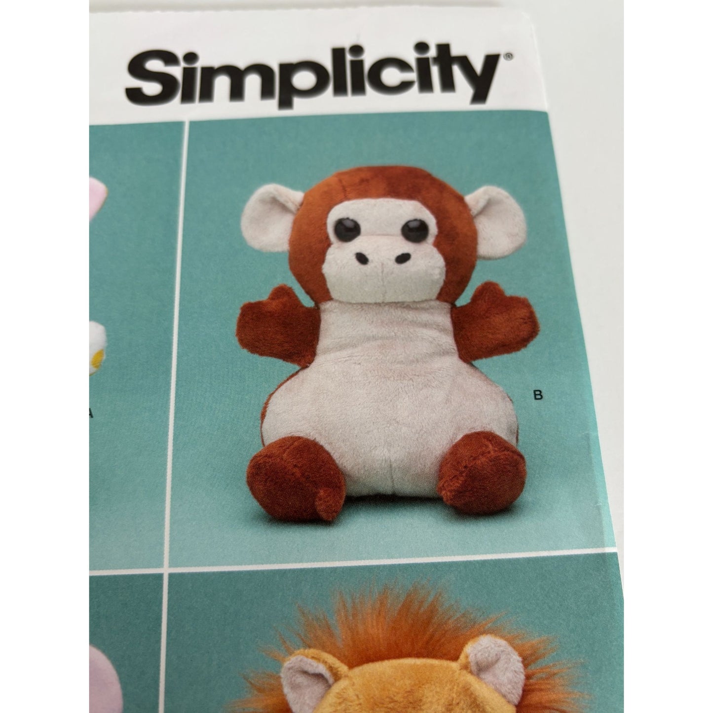 Simplicity Sewing Pattern S9584 Plush Stuffed Animals Giraffe Monkey Elephant UC