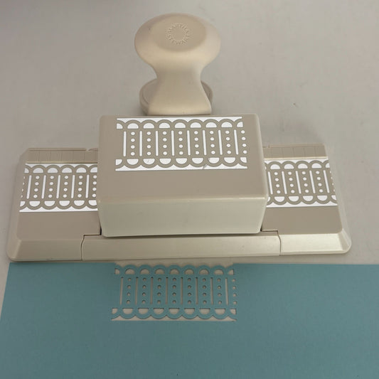 Martha Stewart Paper Punch LINKED TRIM Double Edged Border Eyelet Lace Cardmaking