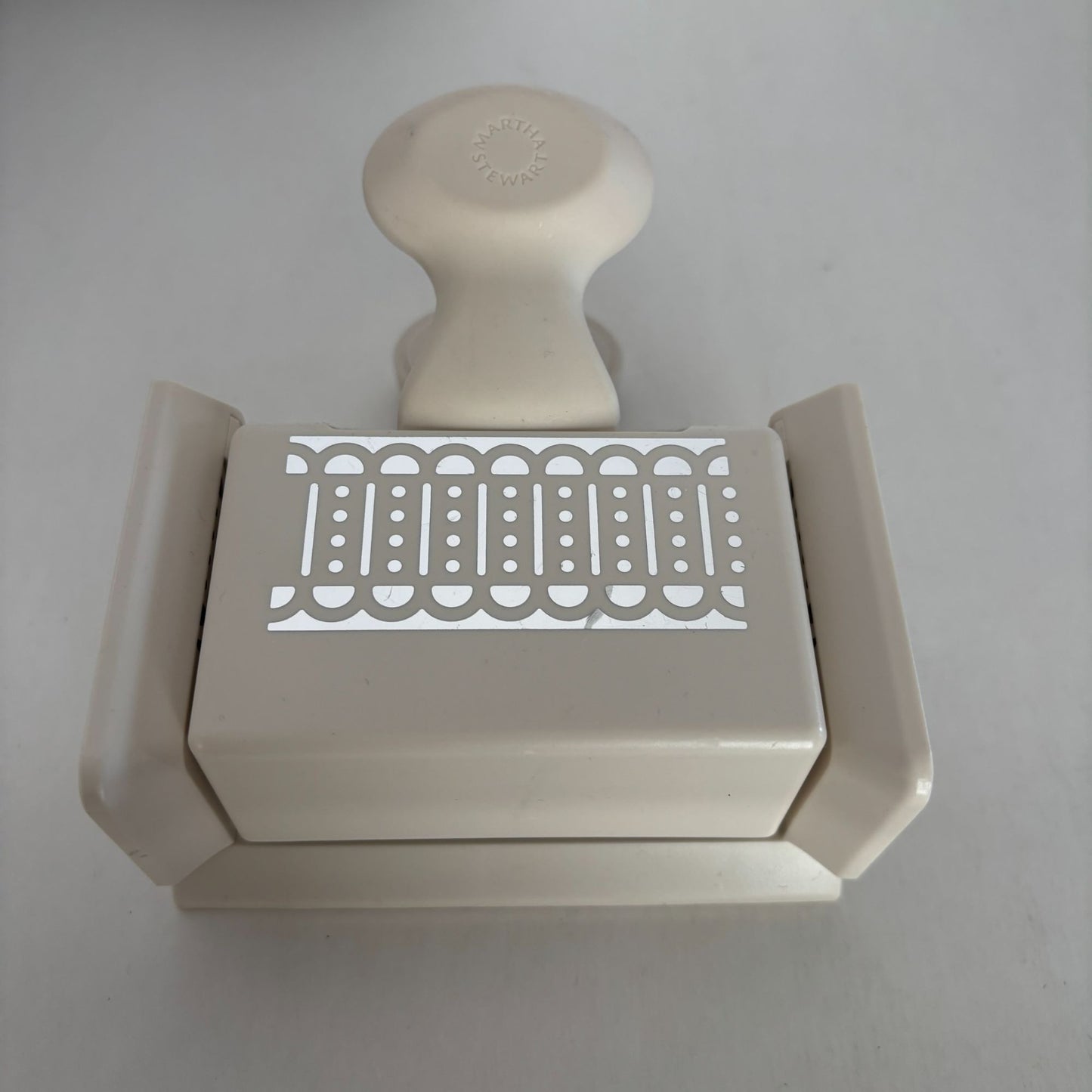 Martha Stewart Paper Punch LINKED TRIM Double Edged Border Eyelet Lace Cardmaking