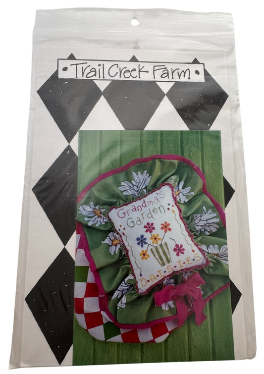 Trail Creek Farm Cross Stitch Pattern Grandmas Garden Daisies Pillow Home Decor