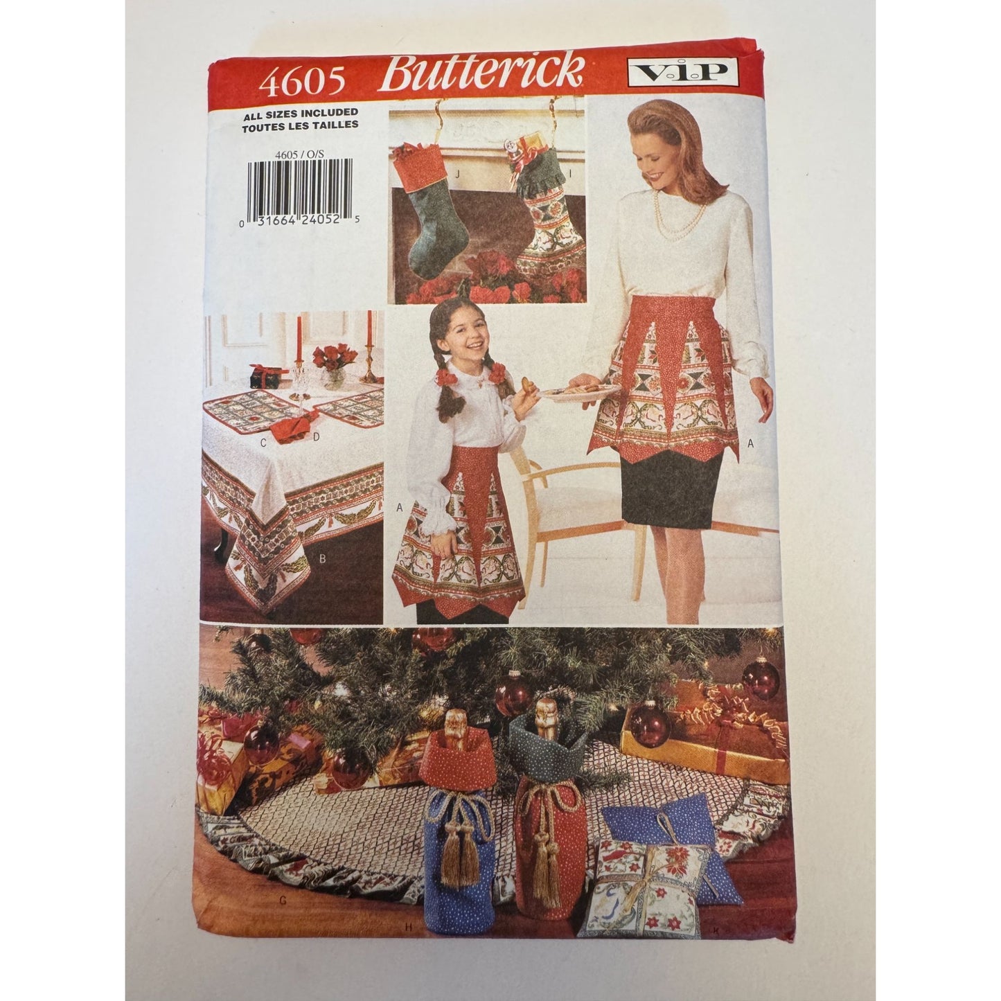 Butterick Sewing Pattern 4605 Christmas Apron Tablecloth Stockings Tree Skirt Uncut Pillow Gift