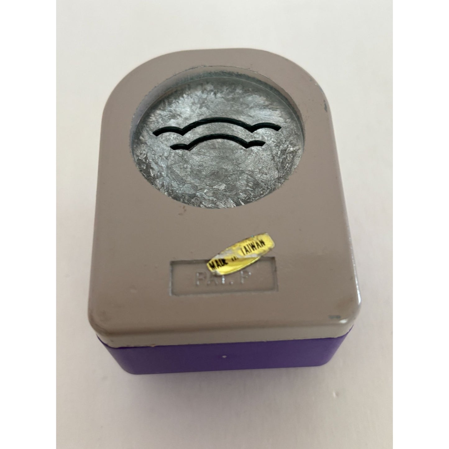 Family Treasures Paper Punch Corner Decorative Waves Card Making Scrapbooking