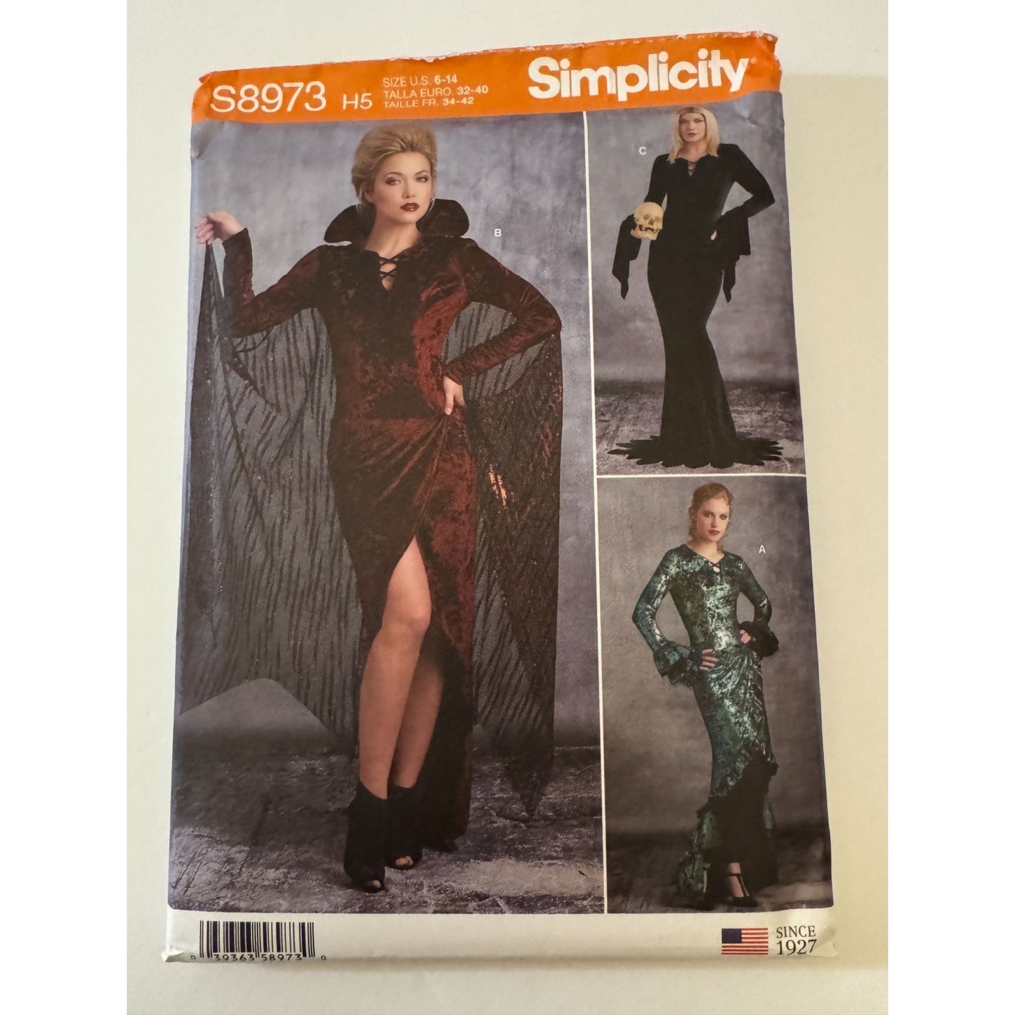 Simplicity Sewing Pattern S8973 Gothic Halloween Costume Vampire Sizes 6-14 UC