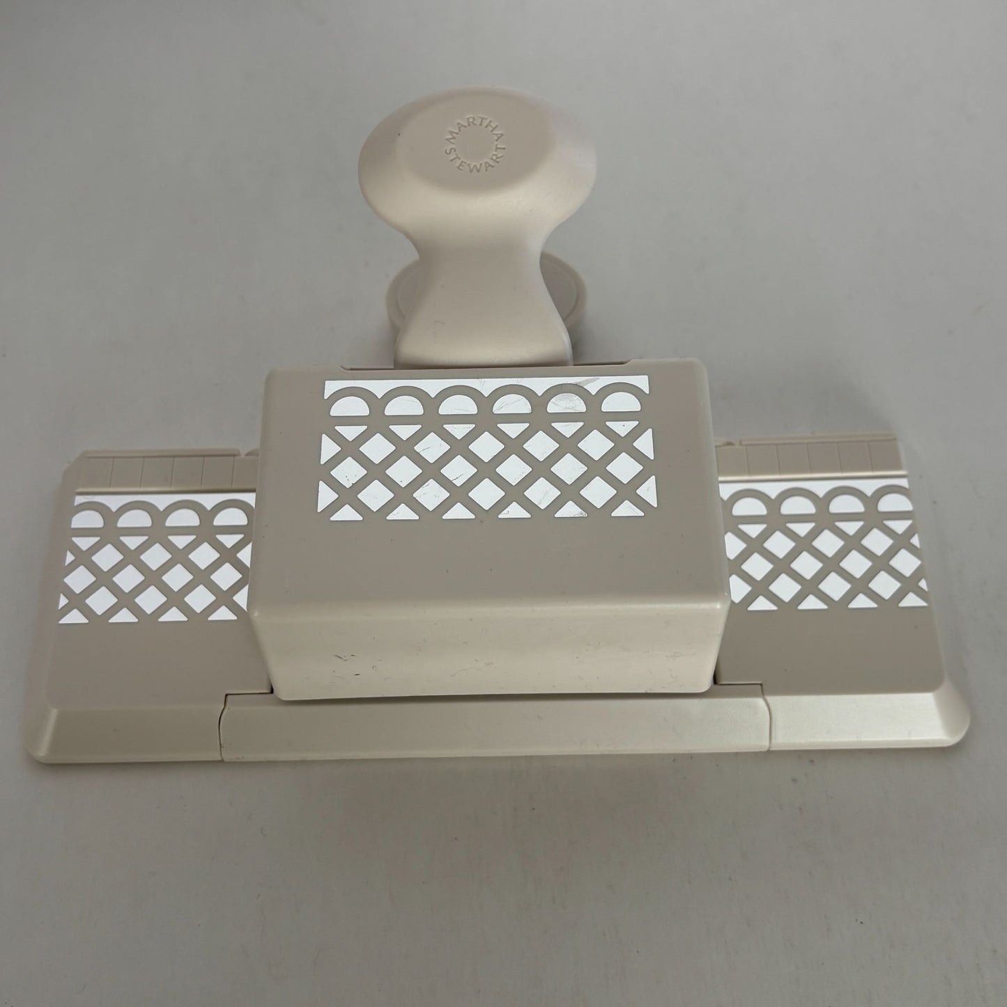 Martha Stewart Paper Punch GARDEN TRELLIS Gate Lattice Deep Edge Chain Craft