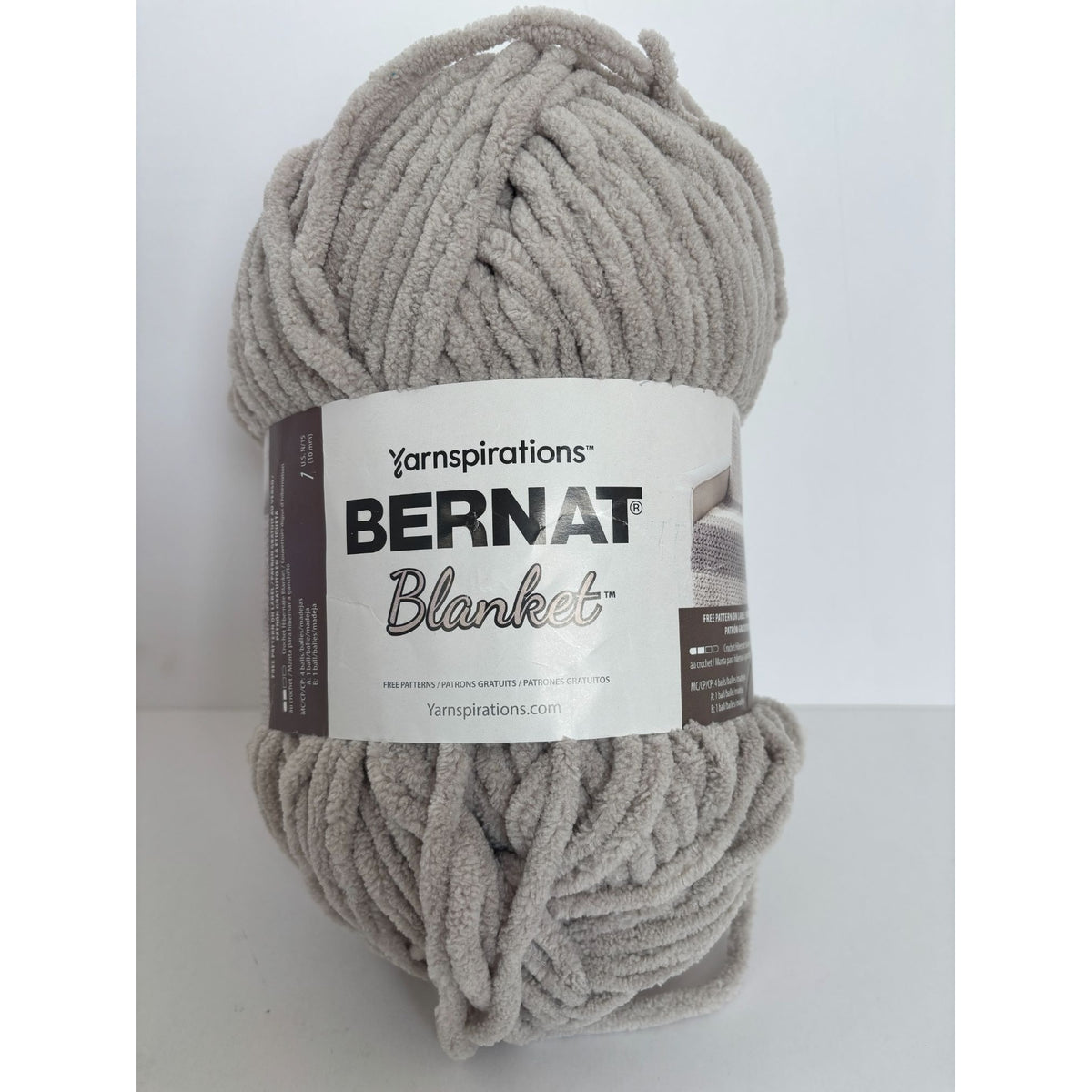 Bernat Blanket Yarn Skein Super Bulky Sea Gull Gray Soft Plush Knitting Crochet 10.5oz