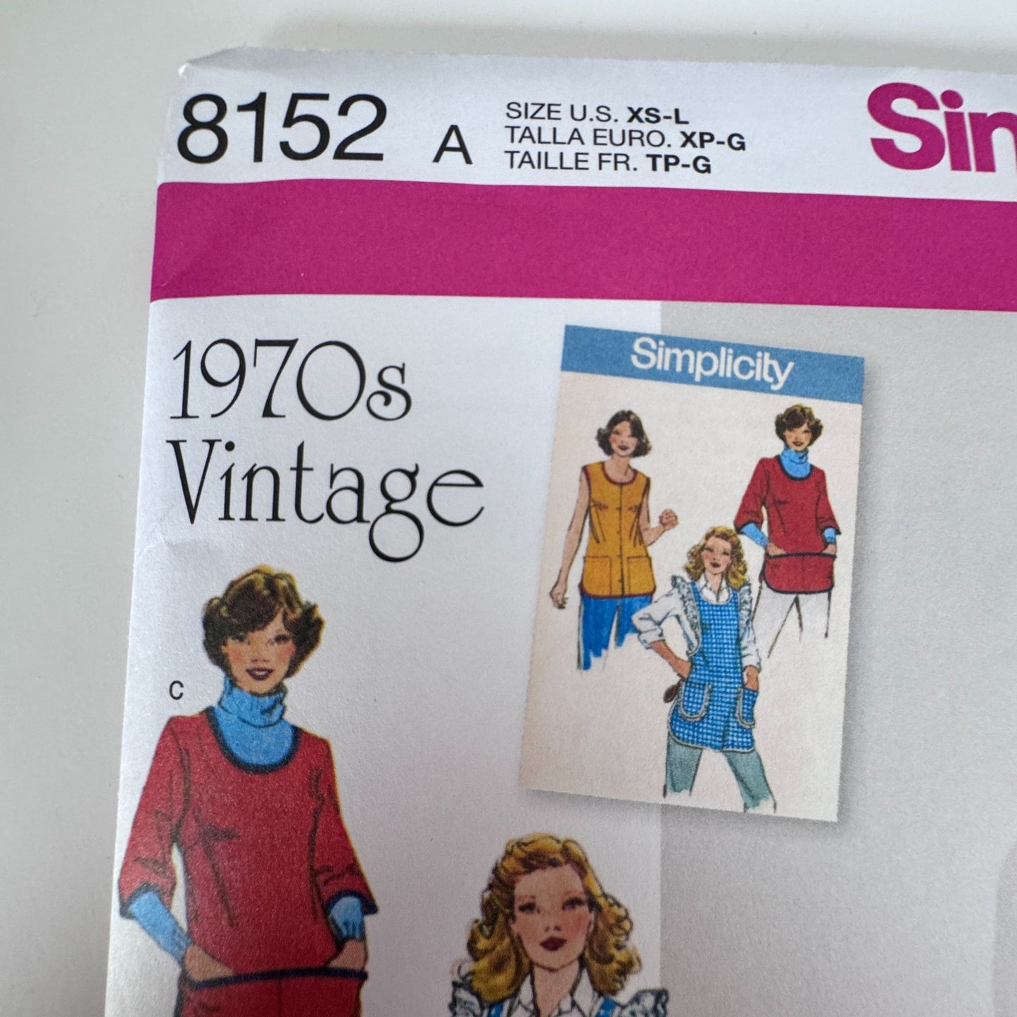 Simplicity Sewing Pattern 8152 Apron Retro 70s Style Kitchen Cooking Retro XS-L Uncut