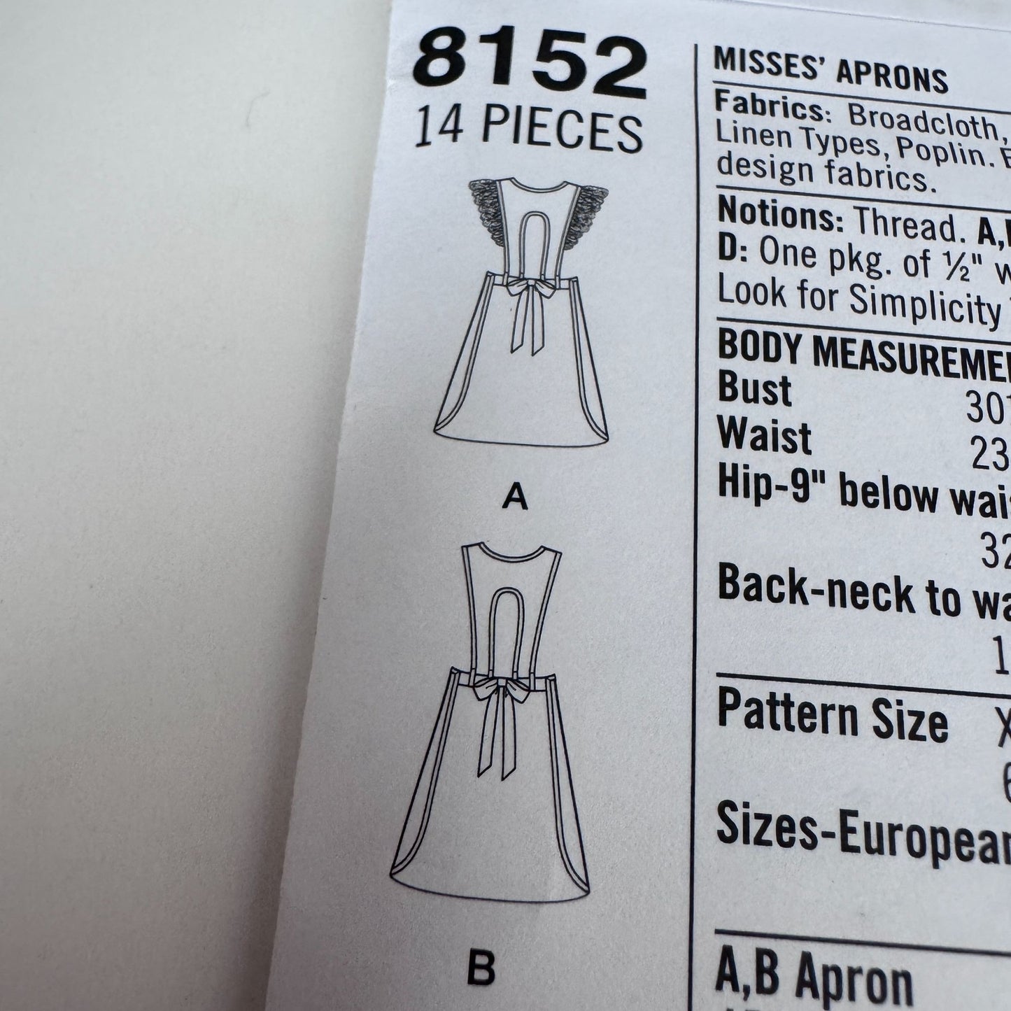 Simplicity Sewing Pattern 8152 Apron Retro 70s Style Kitchen Cooking Retro XS-L Uncut