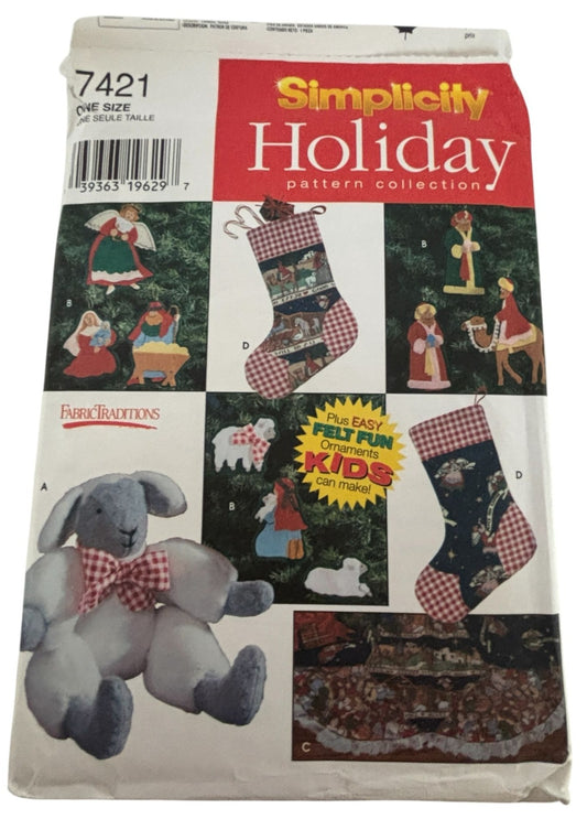 Simplicity Sewing Pattern 7421 Holiday Ornament Christmas Tree Skirt Stocking UC