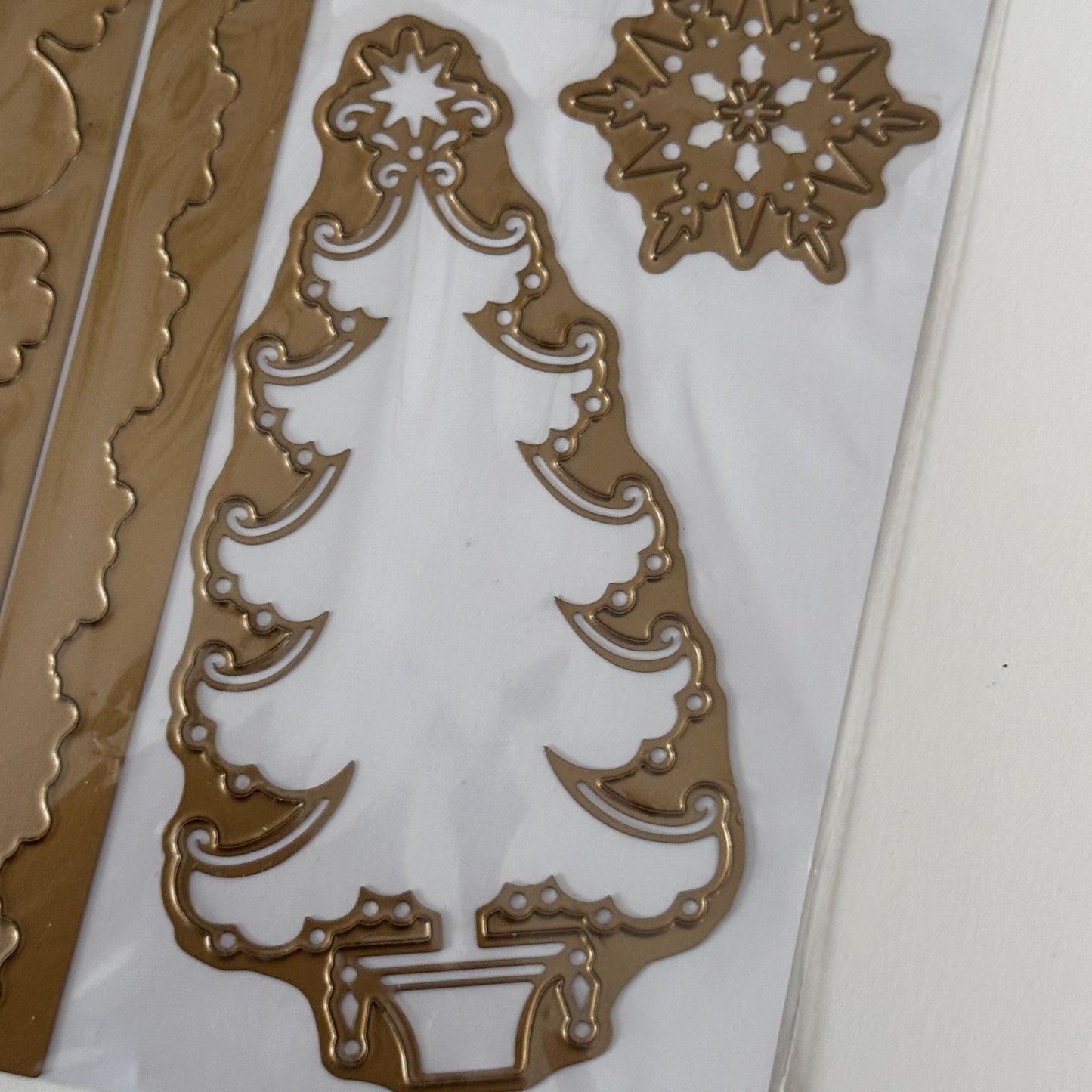 Anna Griffin Cuttlebug Metal Die Christmas Tree and Snowflake Cardmaking Scrapbooking Craft