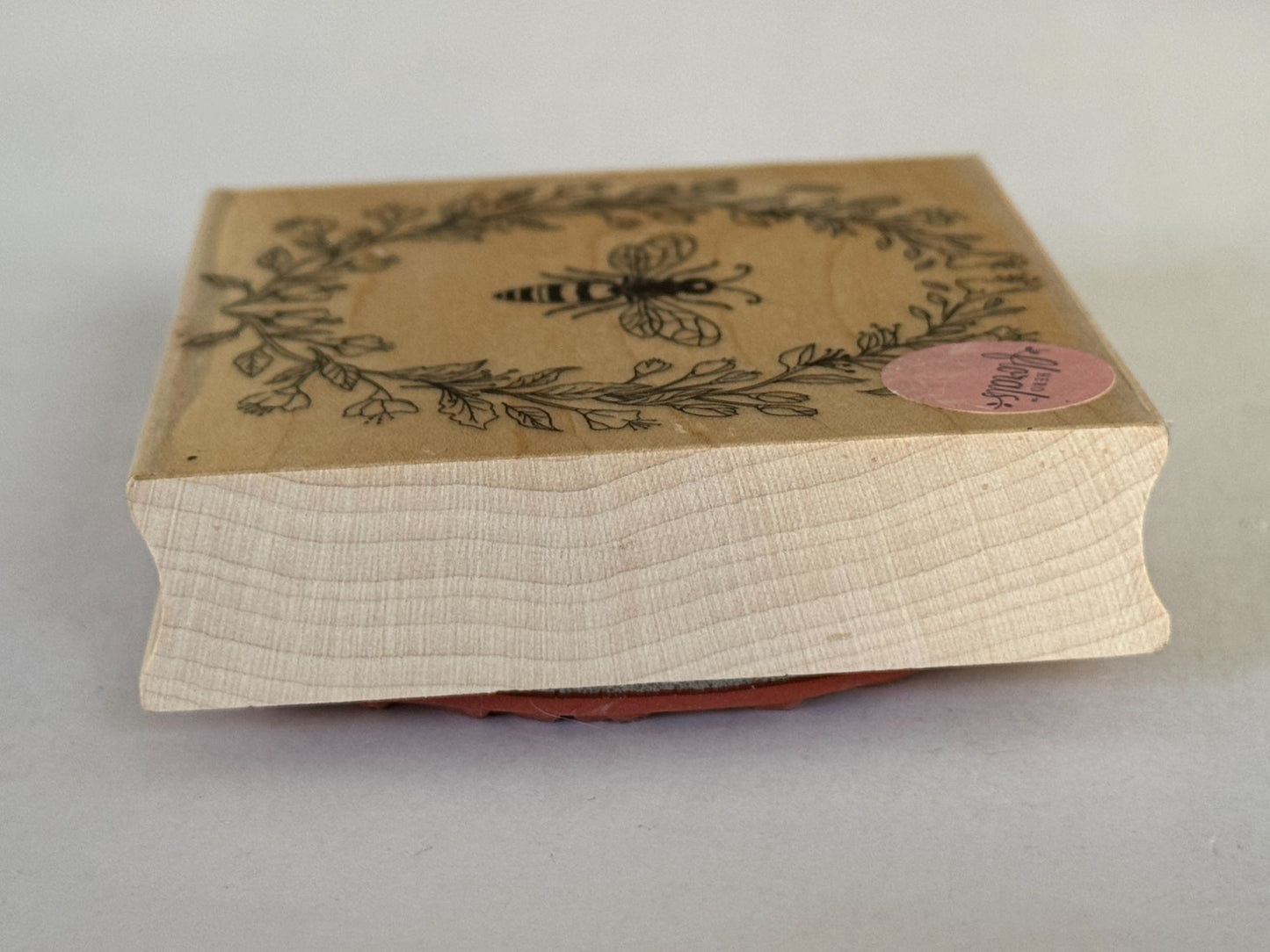 Hero Arts Rubber Stamp Antique Bee and Flowers Floral Wreath Circle Card Making