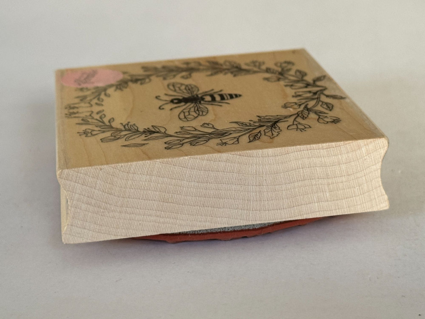 Hero Arts Rubber Stamp Antique Bee and Flowers Floral Wreath Circle Card Making
