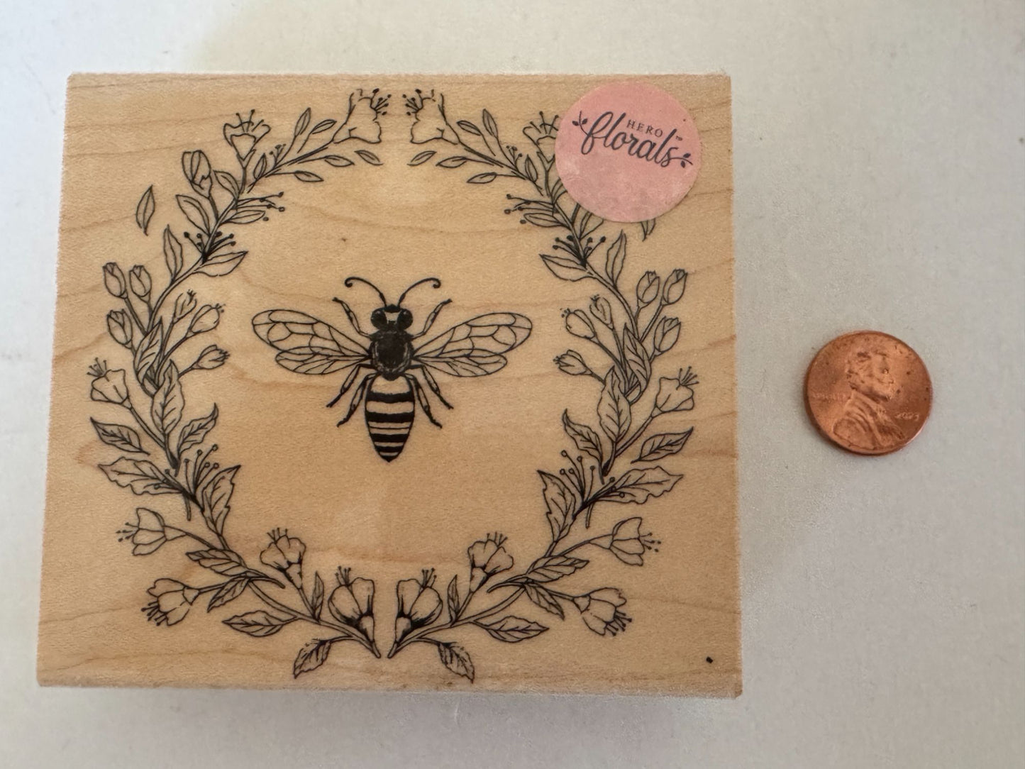 Hero Arts Rubber Stamp Antique Bee and Flowers Floral Wreath Circle Card Making