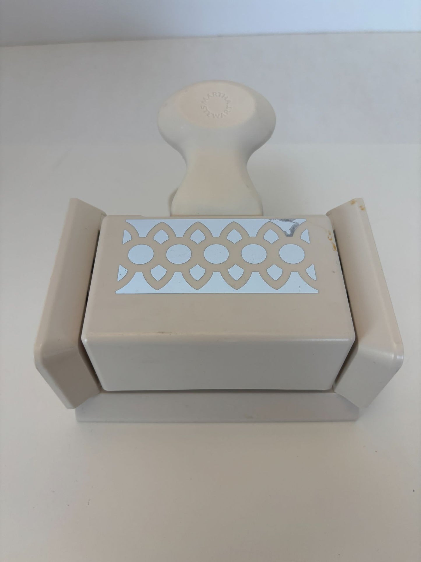 Martha Stewart Deep Edge Punch Rings and Arches Trim Paper Craft Card Making Art