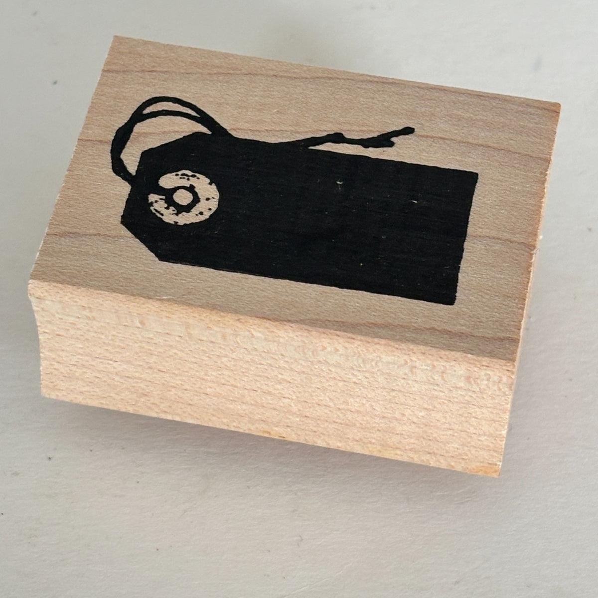Hero Arts Rubber Stamp Gift Tag Silhouette Label Shape Minimalist Small Craft Cardmaking Scrapbooking
