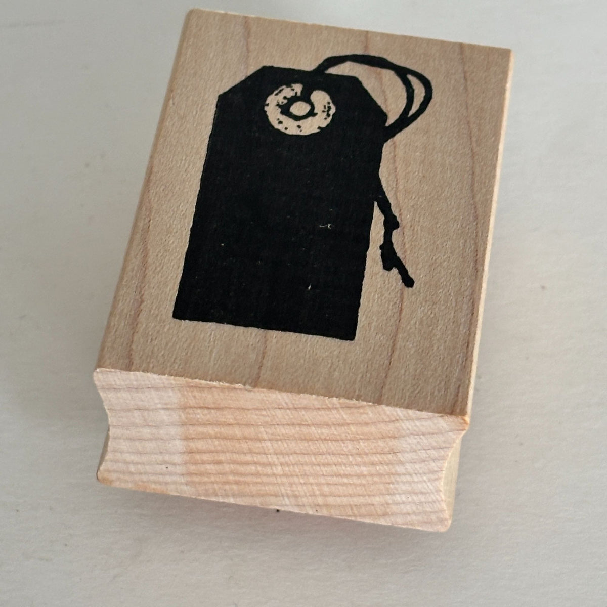 Hero Arts Rubber Stamp Gift Tag Silhouette Label Shape Minimalist Small Craft Cardmaking Scrapbooking