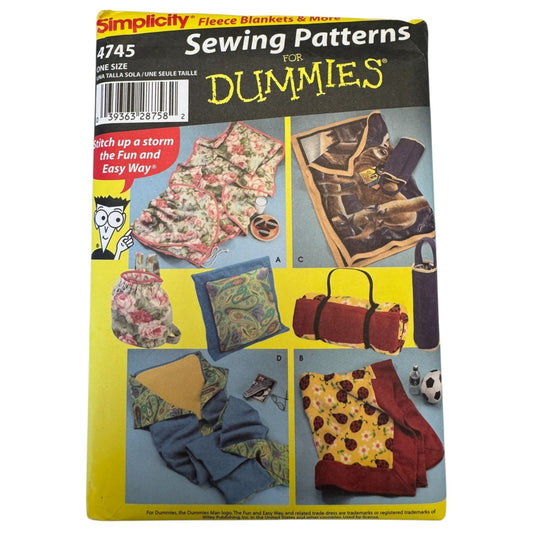 Simplicity Sewing Pattern 4745 Fleece Pillow in a Quilt Blanket Carry Bags Uncut