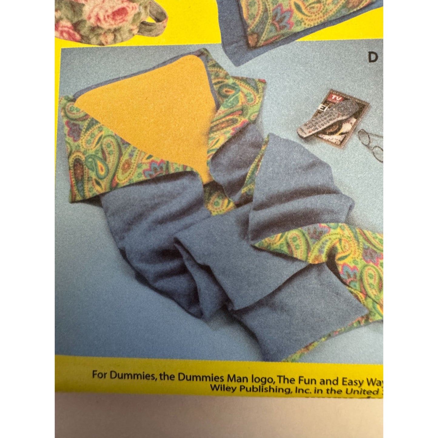 Simplicity Sewing Pattern 4745 Fleece Pillow in a Quilt Blanket Carry Bags Uncut