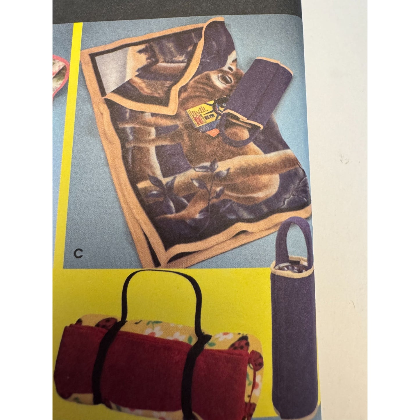 Simplicity Sewing Pattern 4745 Fleece Pillow in a Quilt Blanket Carry Bags Uncut