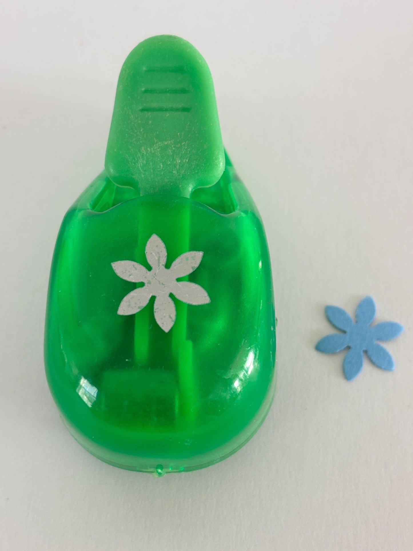EK Success Mini Craft Paper Punch Flower Design Spring Card Making Scrapbooking