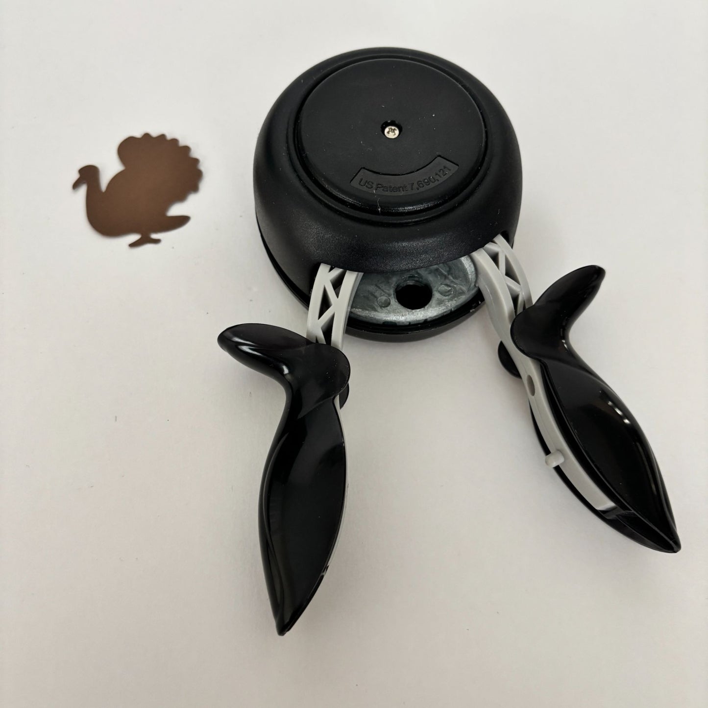 Fiskars Turkey Squeeze Paper Punch Thanksgiving Fall Card Making Craft Handheld Autumn Party Invitations