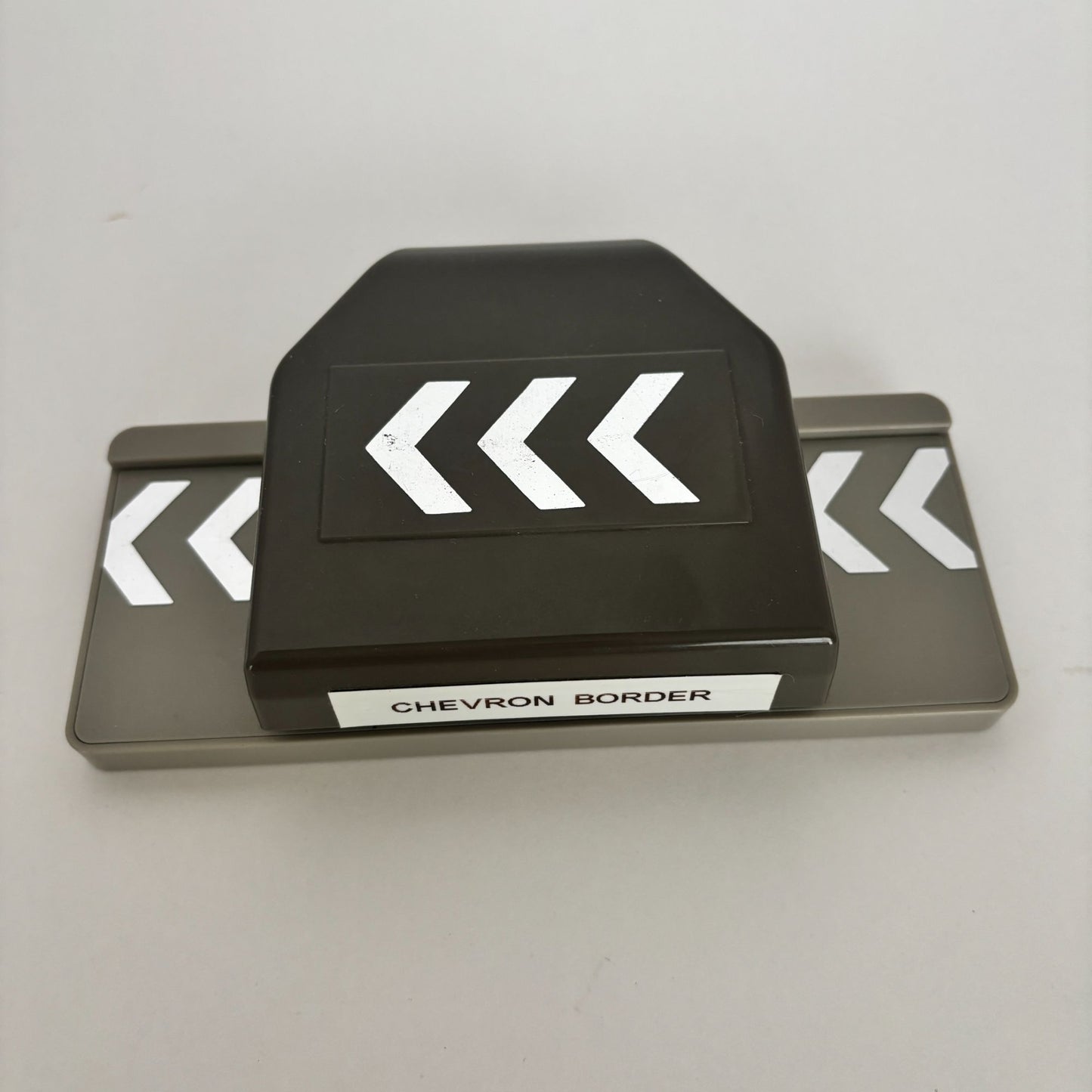 Stampin Up Paper Punch Chevron Border Arrow Tool Scrapbooking Card Making Crafts